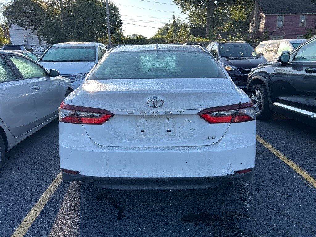 2021 Toyota Camry LE photo 4