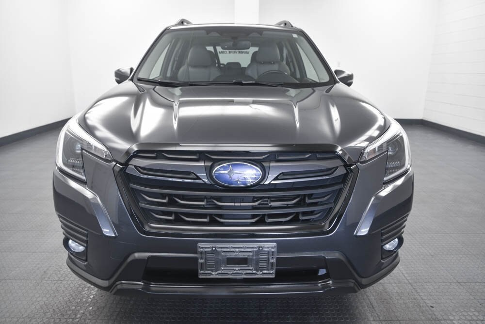 2023 Subaru Forester Limited photo 2