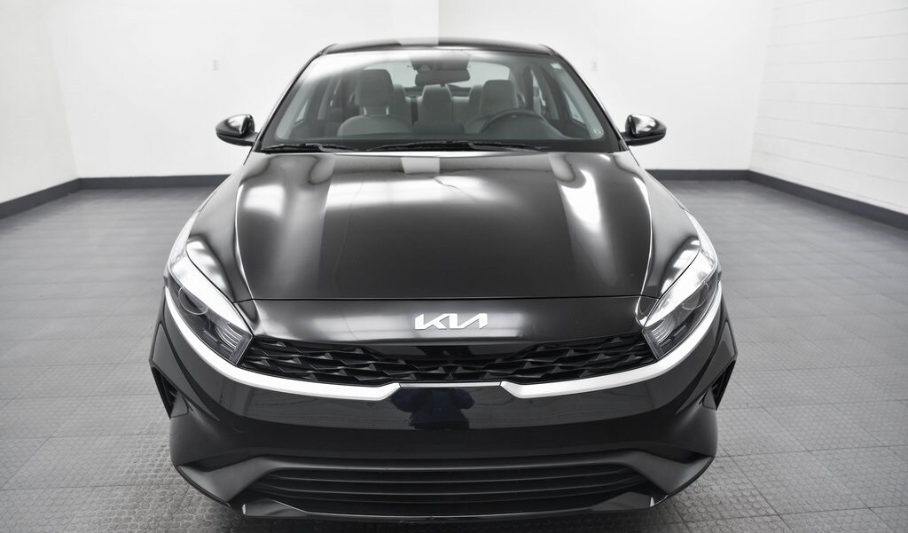 2023 Kia Forte LXS photo 2