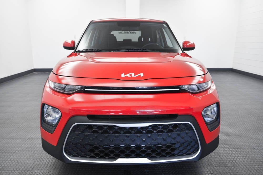 2022 Kia Soul LX photo 2