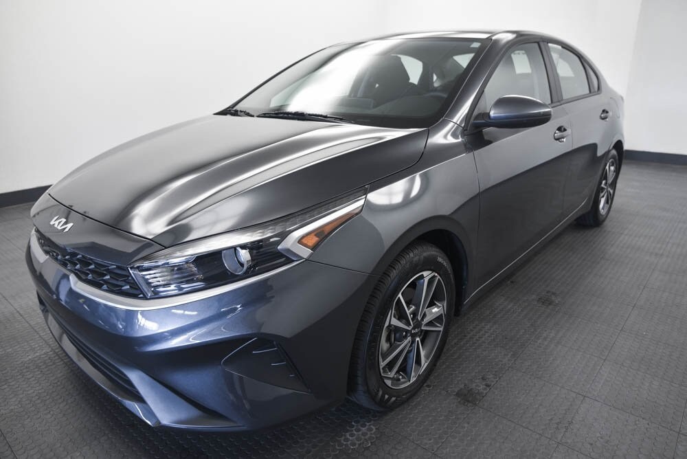 2022 Kia Forte LXS photo 3
