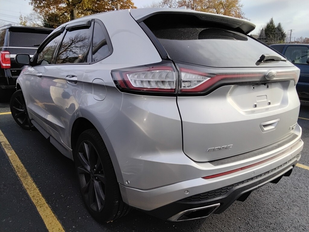 2016 Ford Edge Sport photo 3