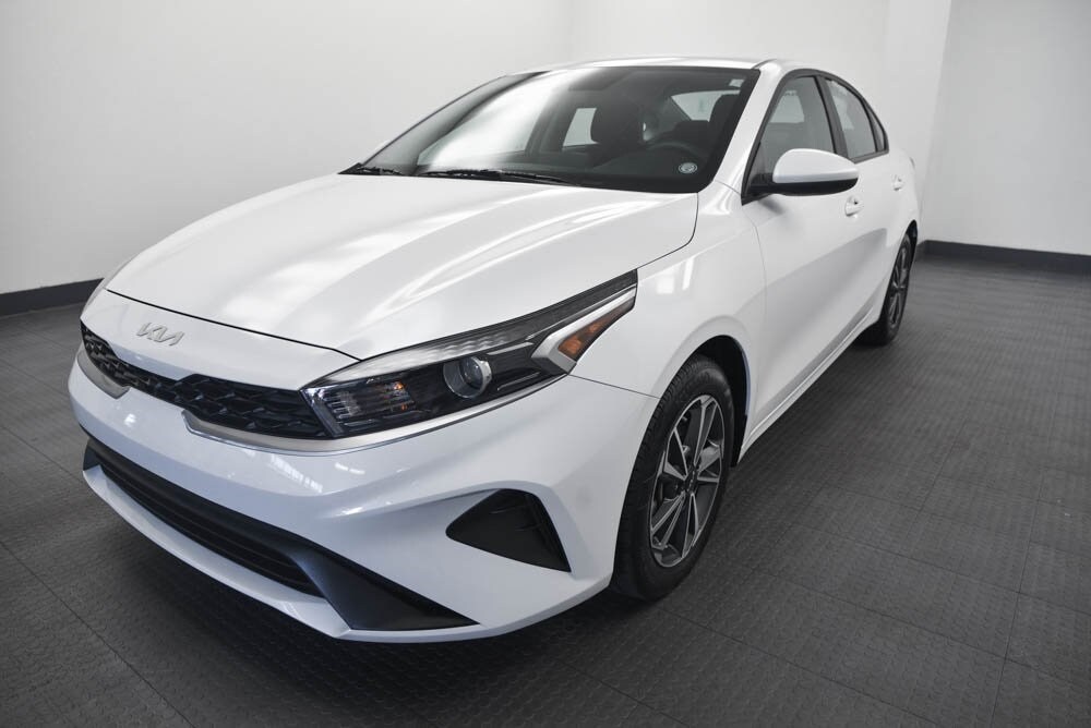2022 Chevrolet Malibu LS photo 3