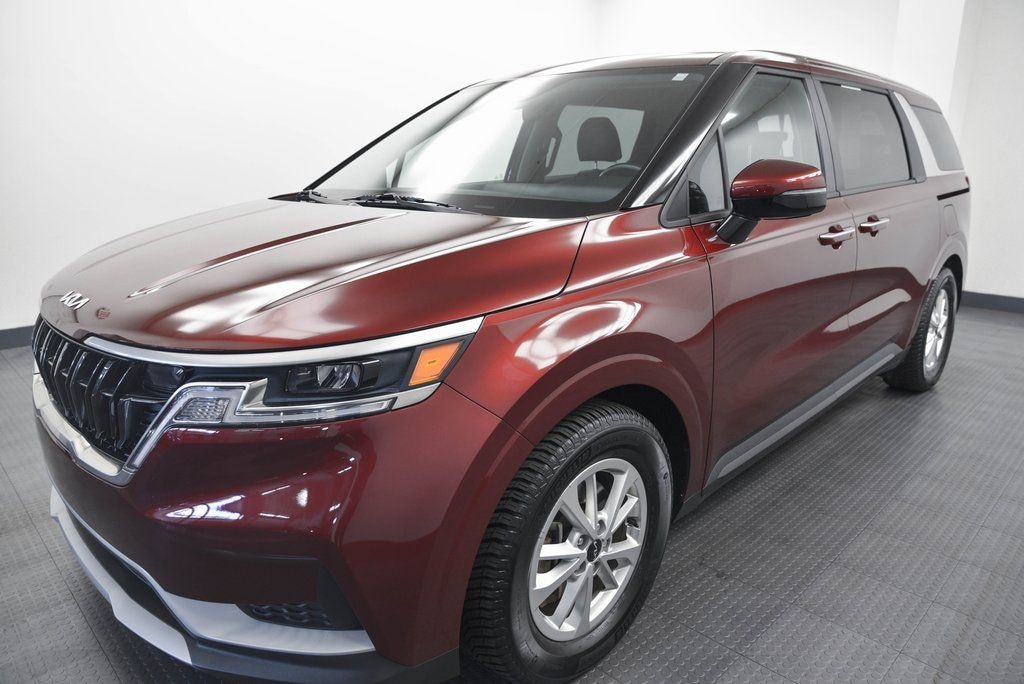 Used 2023 Kia Carnival LX Minivan/Van