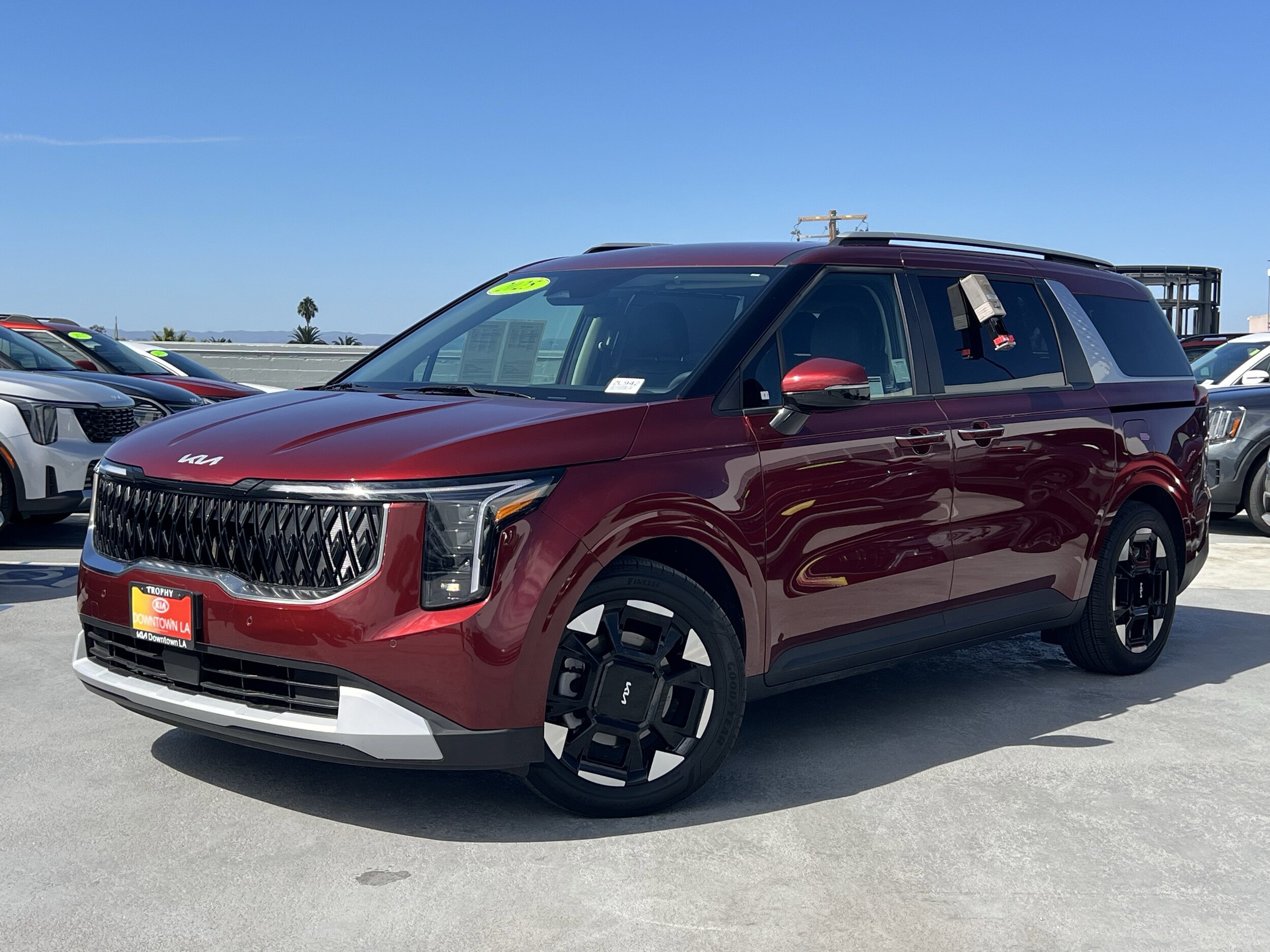 2025 Kia Carnival EX photo 2