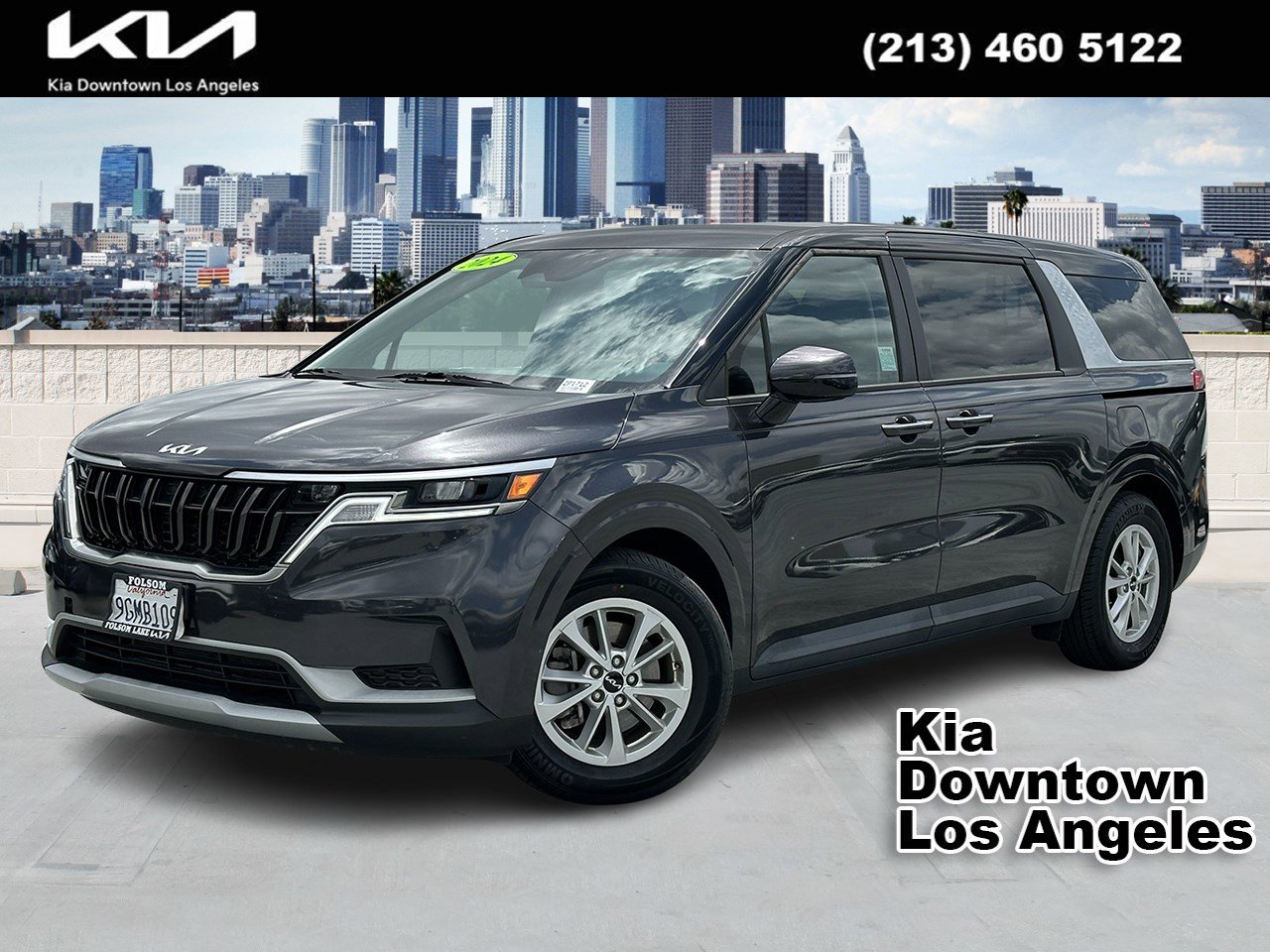 2024 Kia Sedona LX's photo