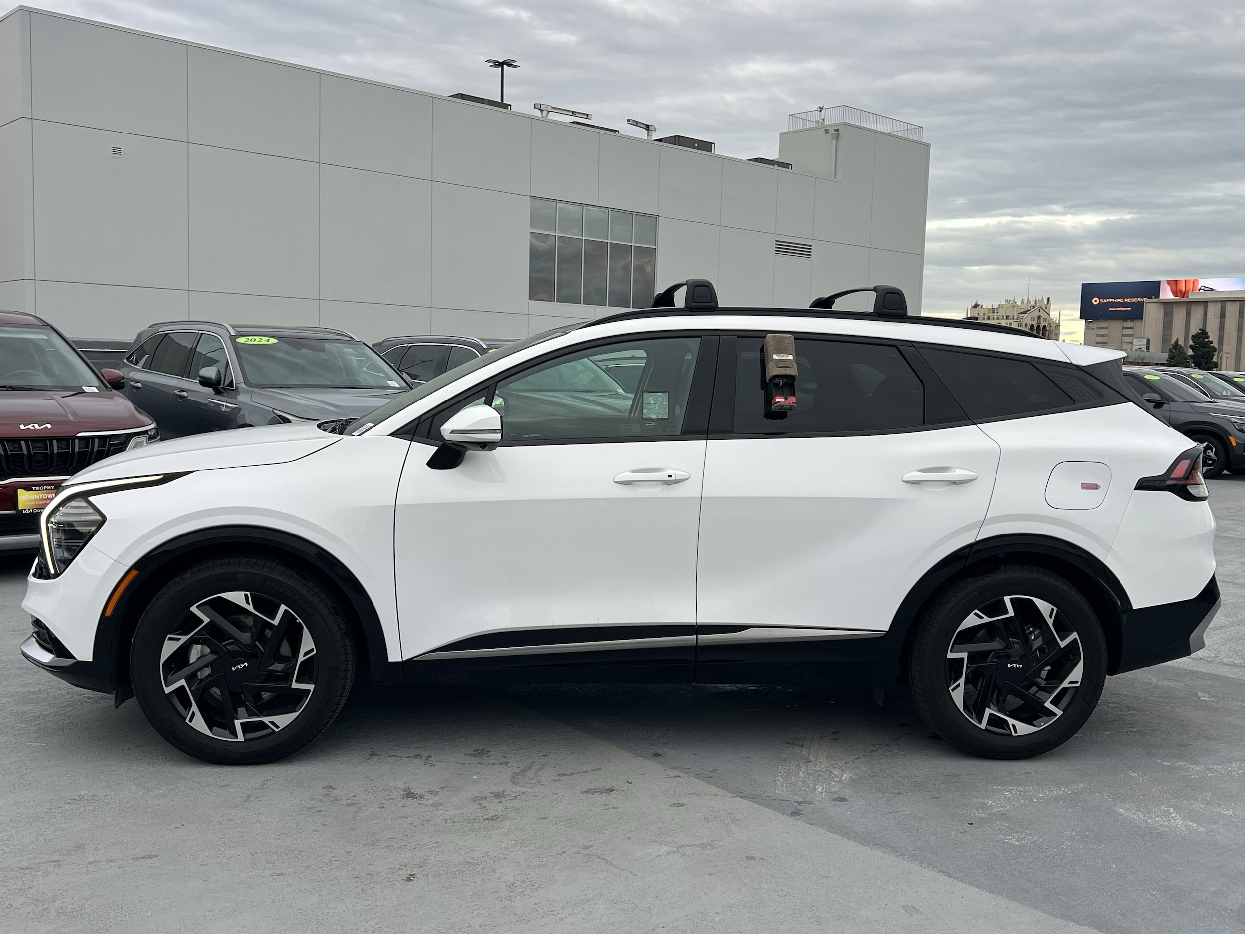 2024 Kia Sportage photo 3