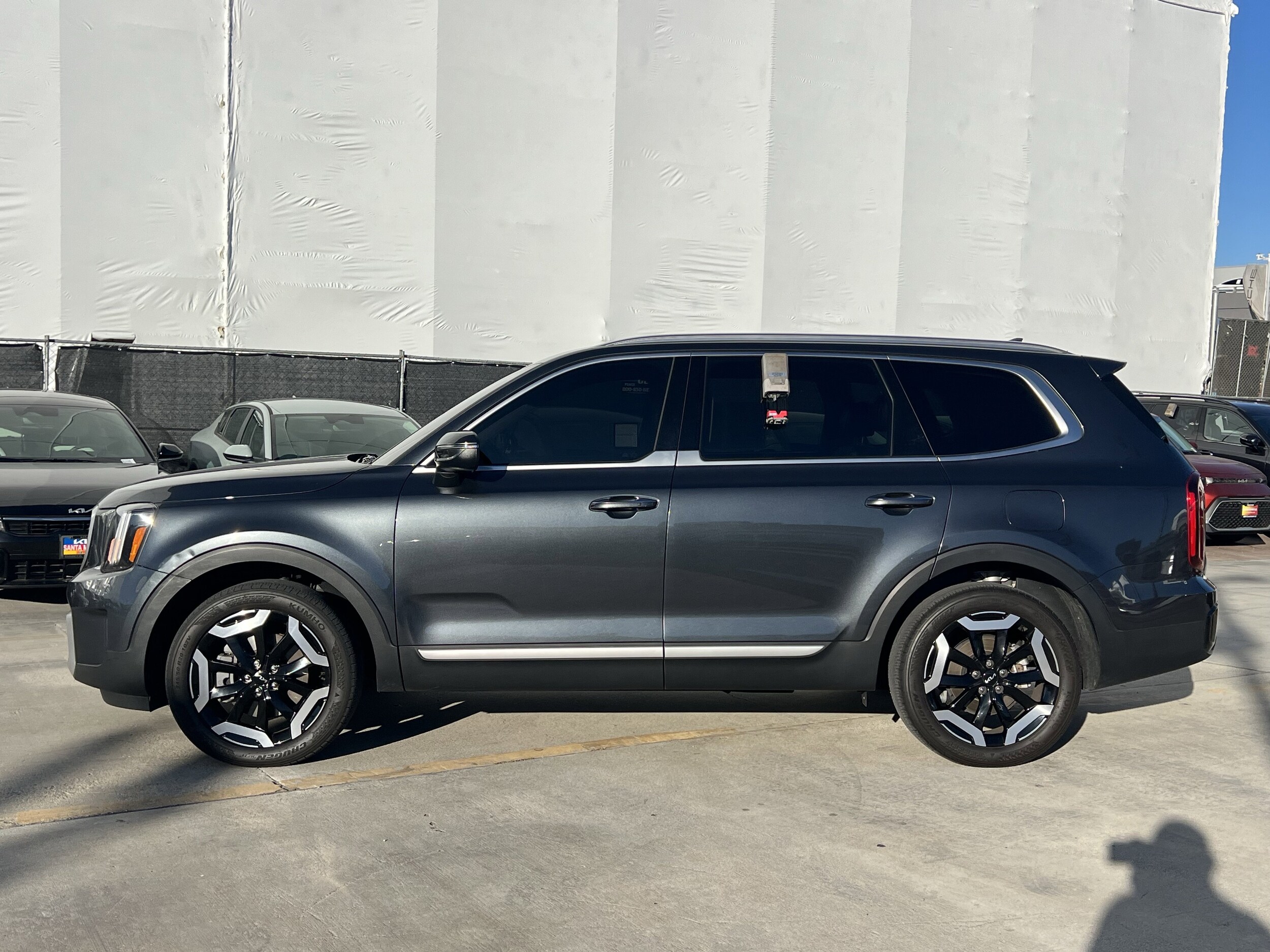 2024 Kia Telluride S photo 2