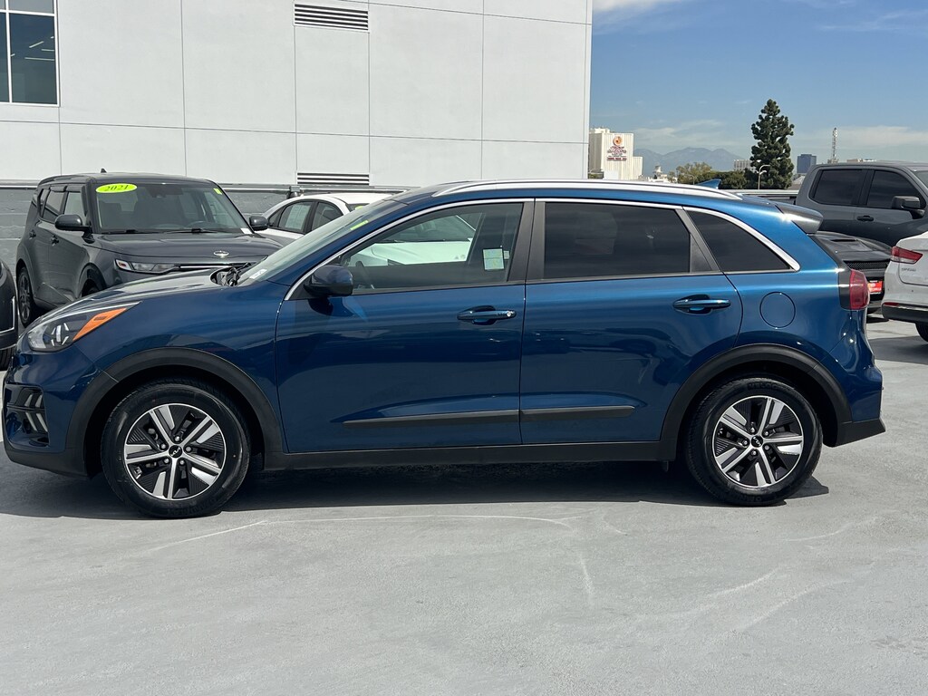 Certified 2022 Kia Niro LXS SUV