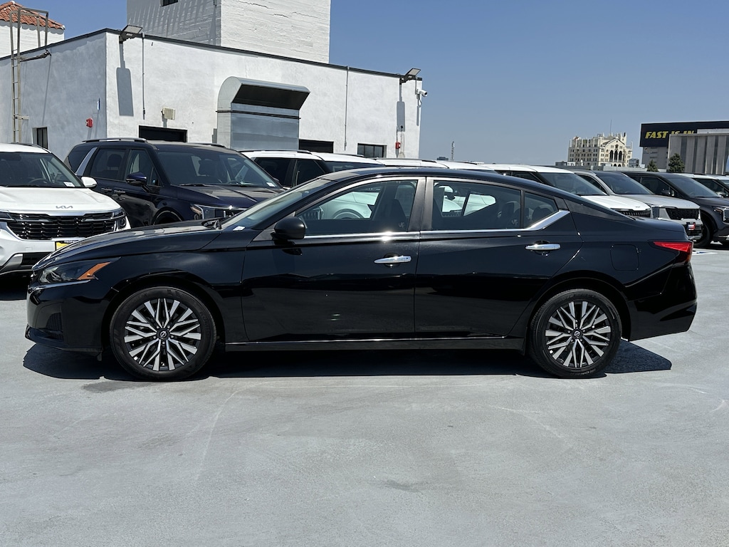 Used 2025 Nissan Altima SV Sedan