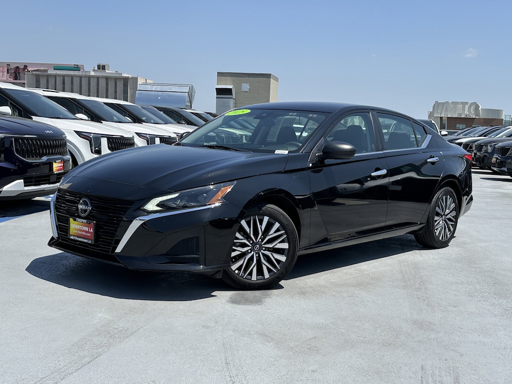 Used 2025 Nissan Altima SV Sedan