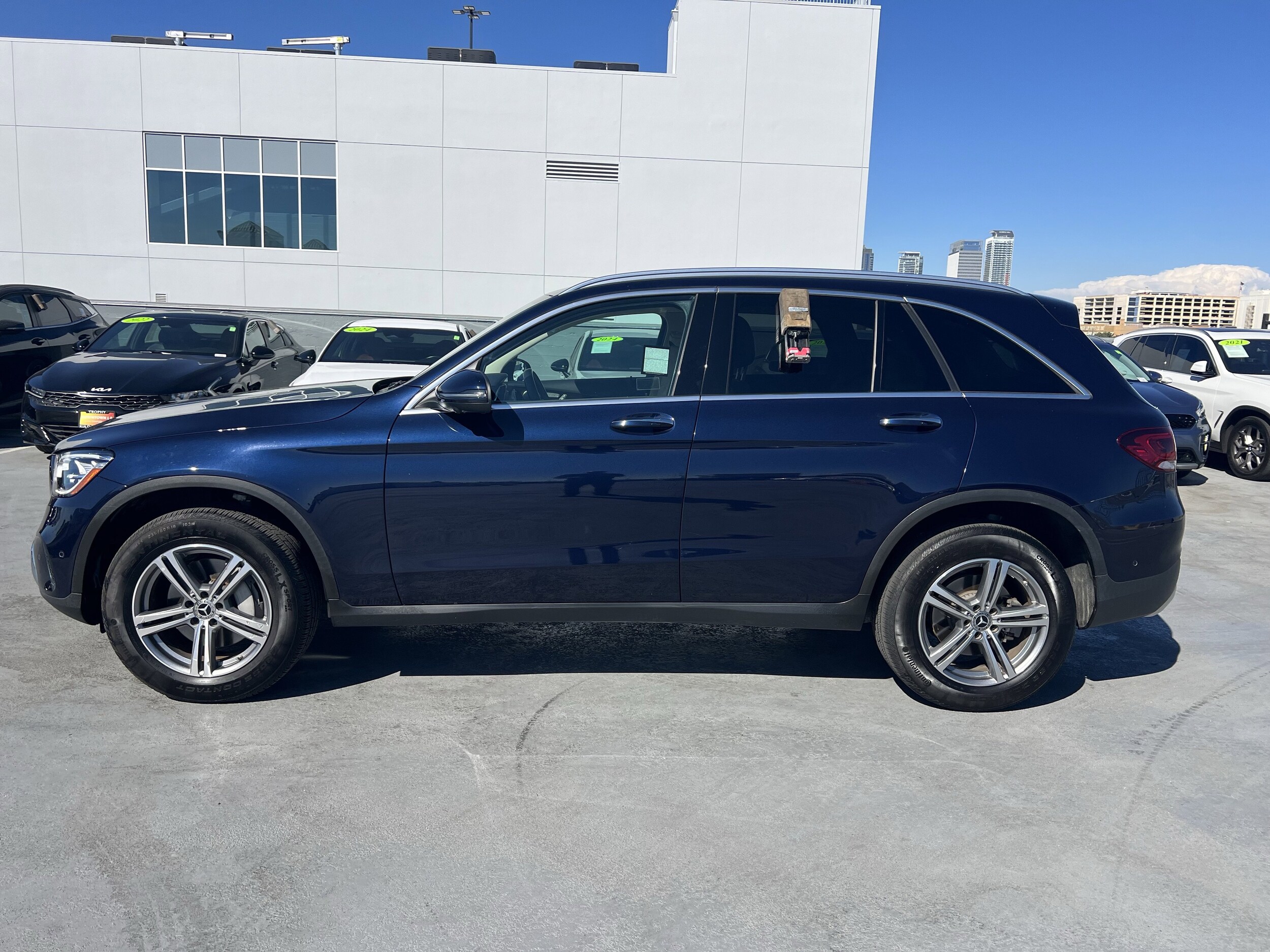 2022 Mercedes Benz GLC 300 4MATIC photo 3