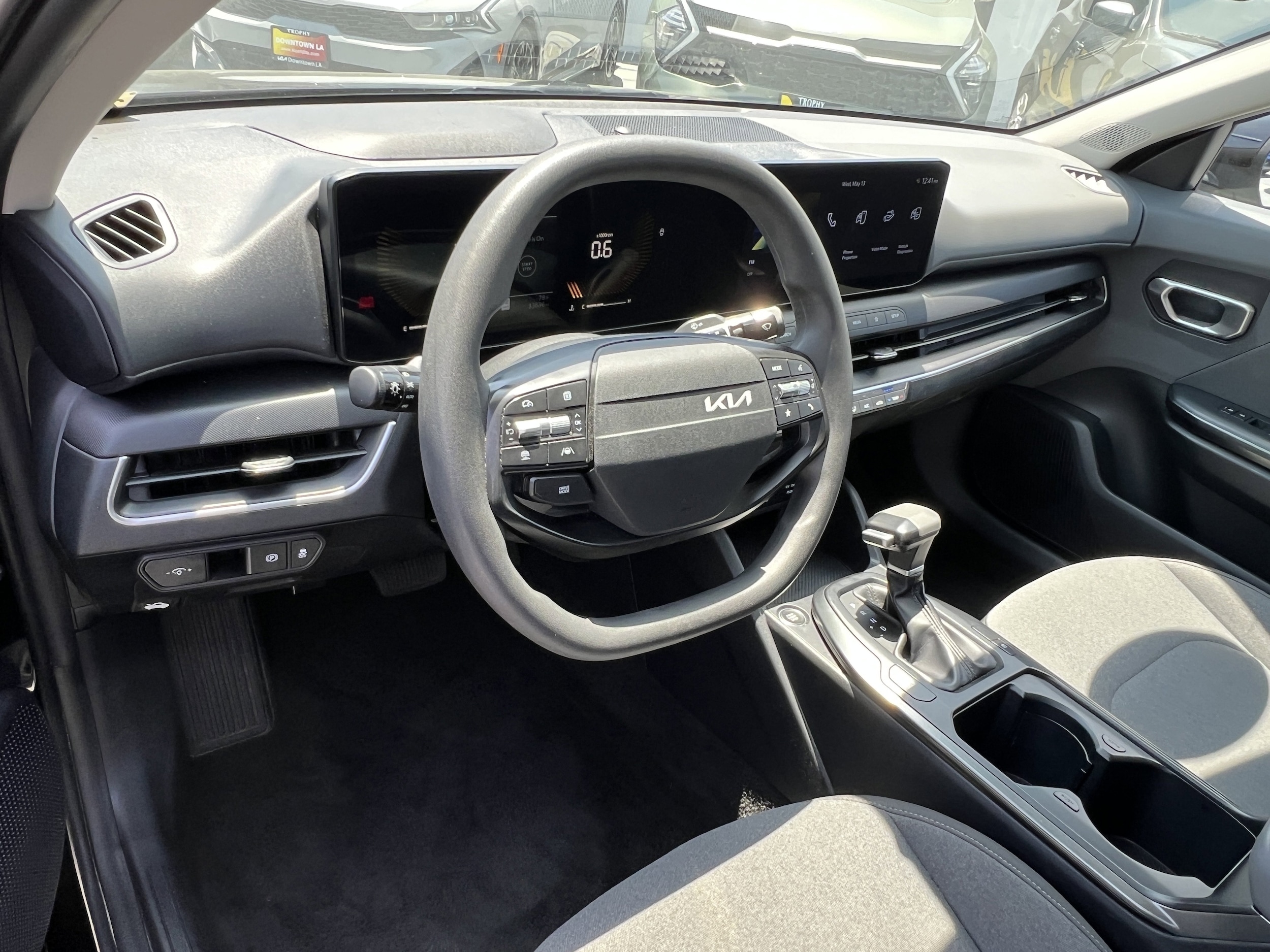 2025 Kia K4 LXS - Photo 23