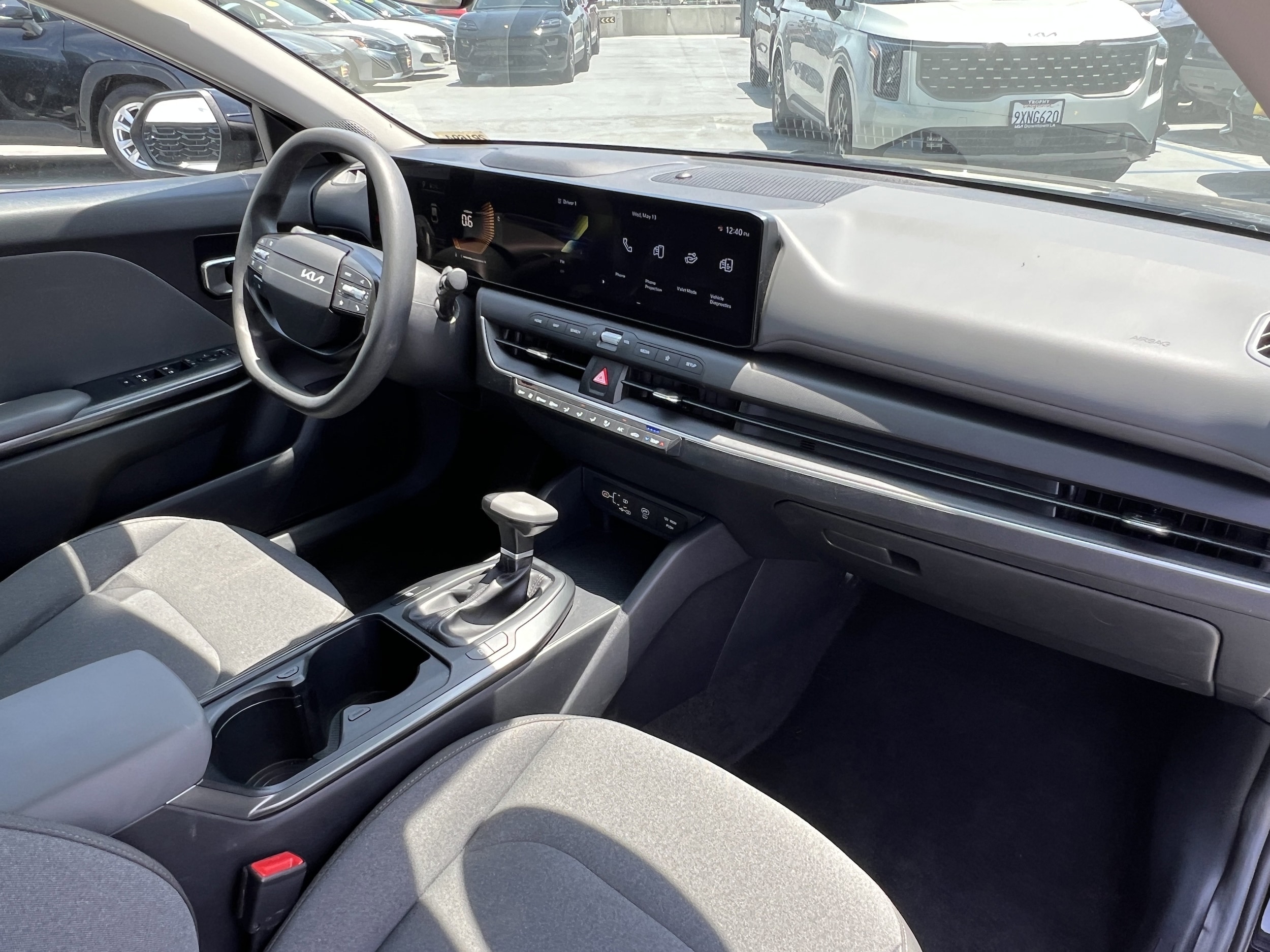 2025 Kia K4 LXS - Photo 16