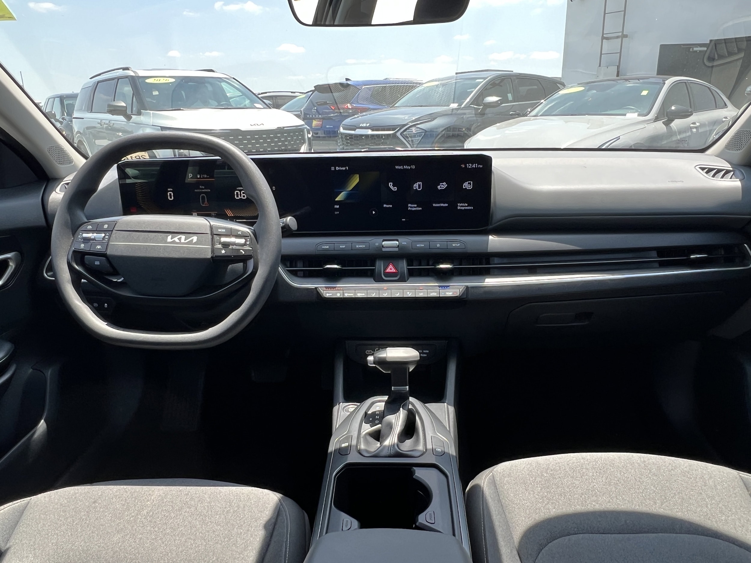 2025 Kia K4 LXS - Photo 21