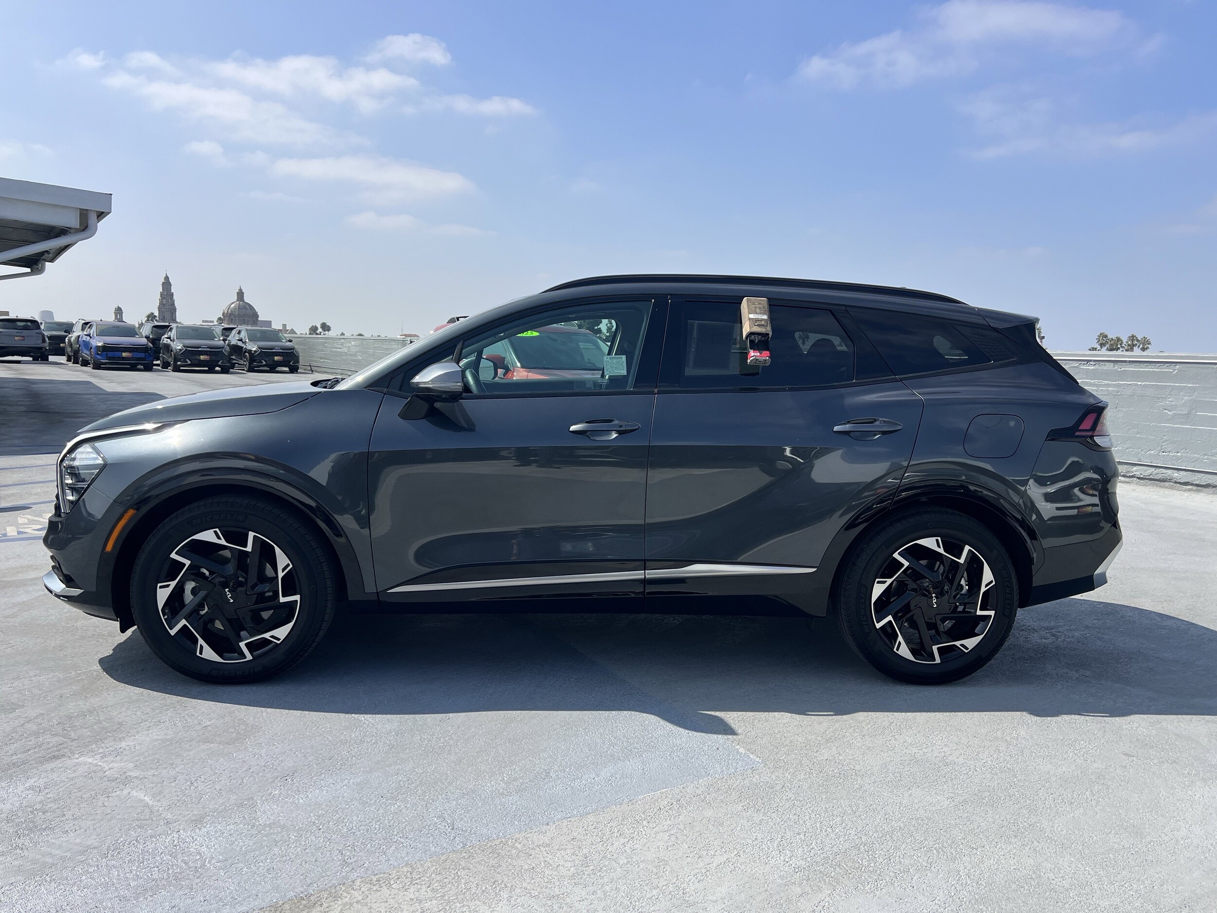 2024 Kia Sportage photo 3