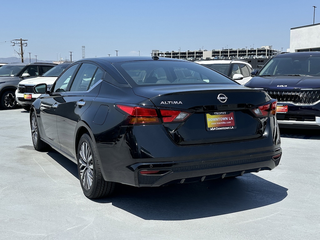 Used 2025 Nissan Altima SV Sedan