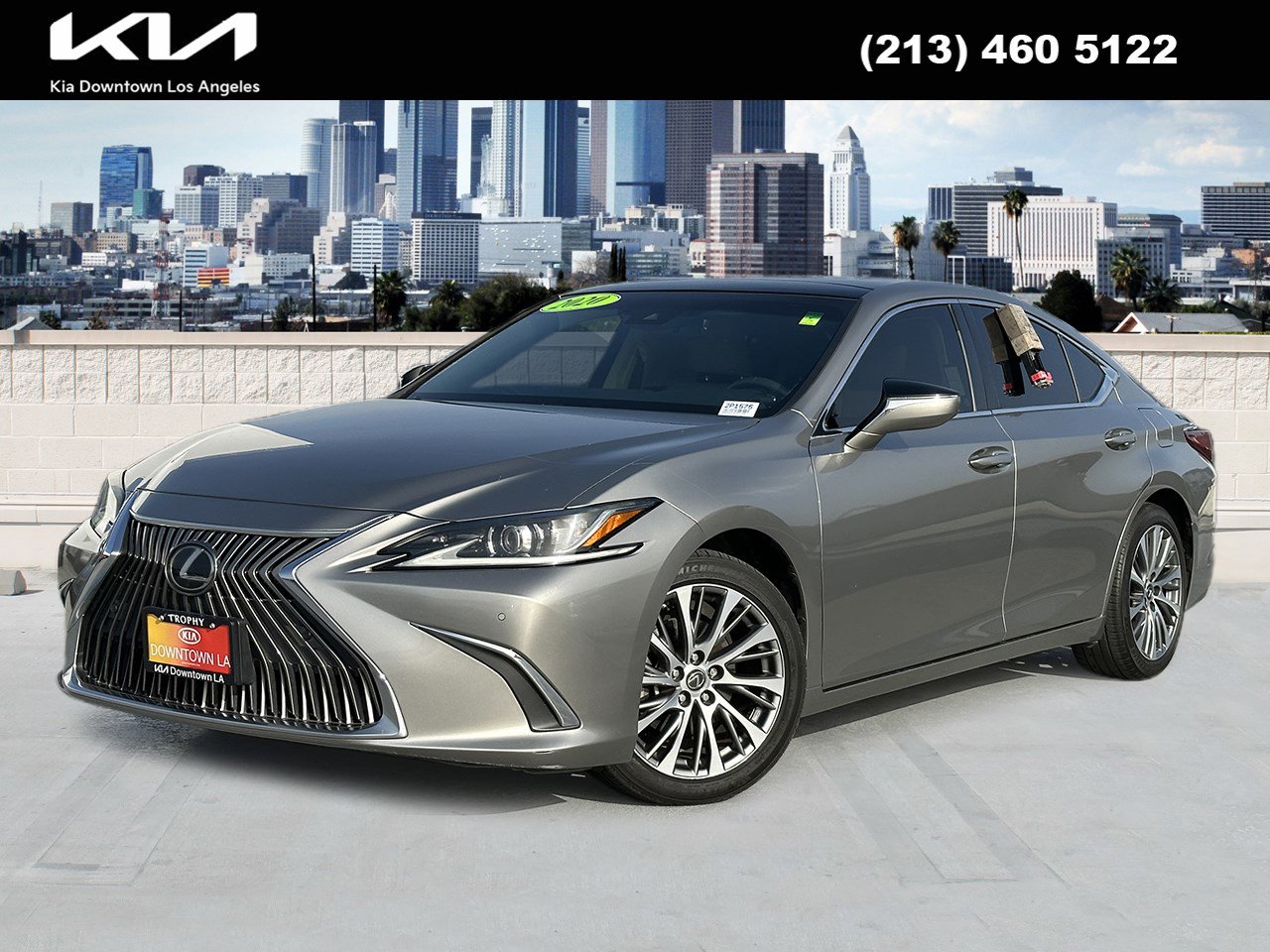 2020 Lexus ES 350's photo