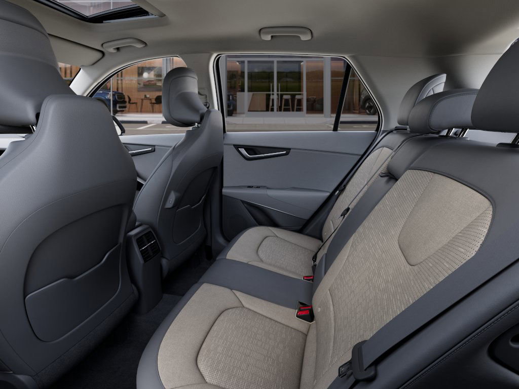 2026 Kia Niro SX Touring - Photo 18