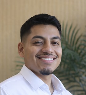 Staff member Leo Lopez  from ID_f45c93