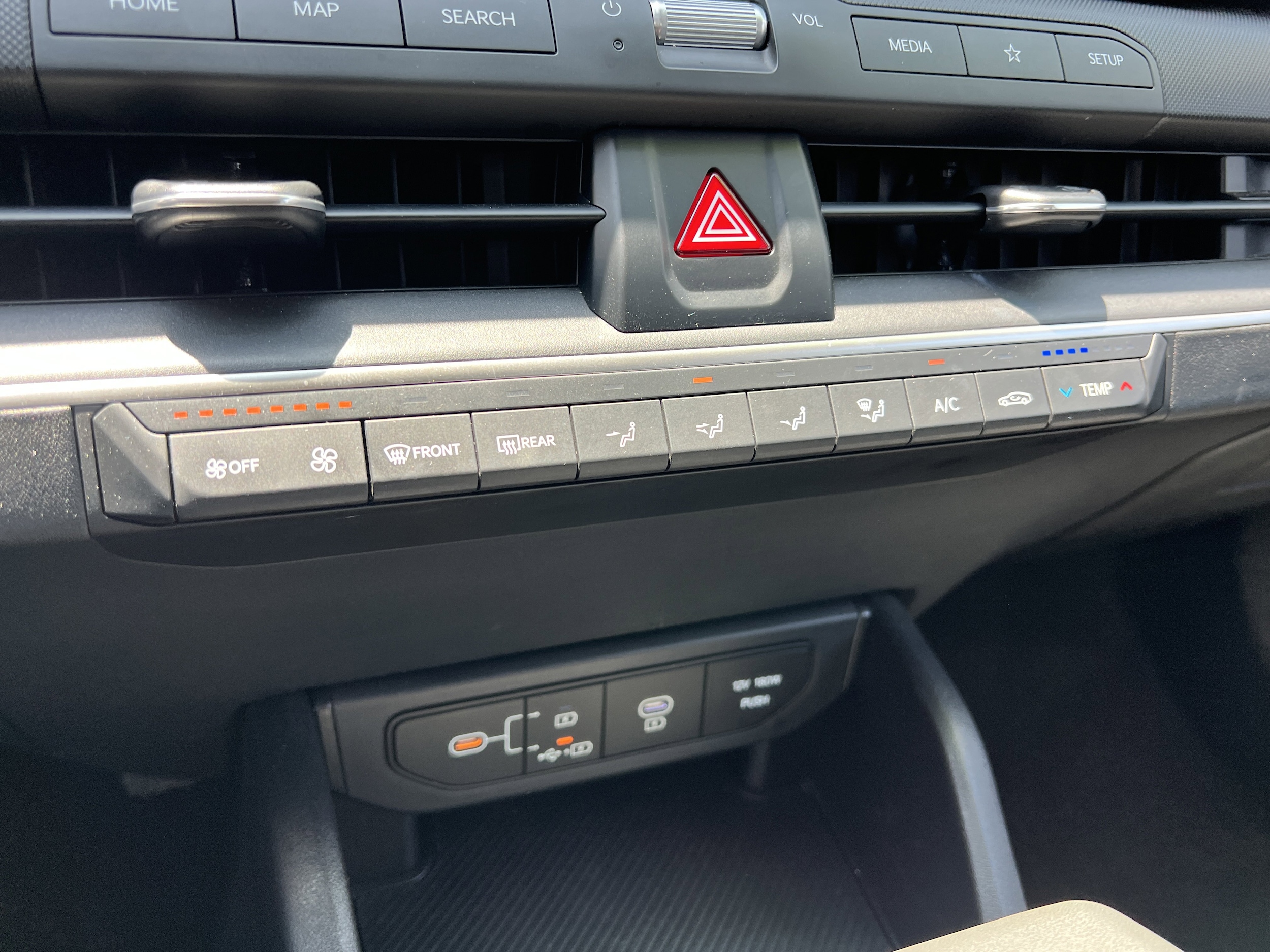 2025 Kia K4 LXS - Photo 33