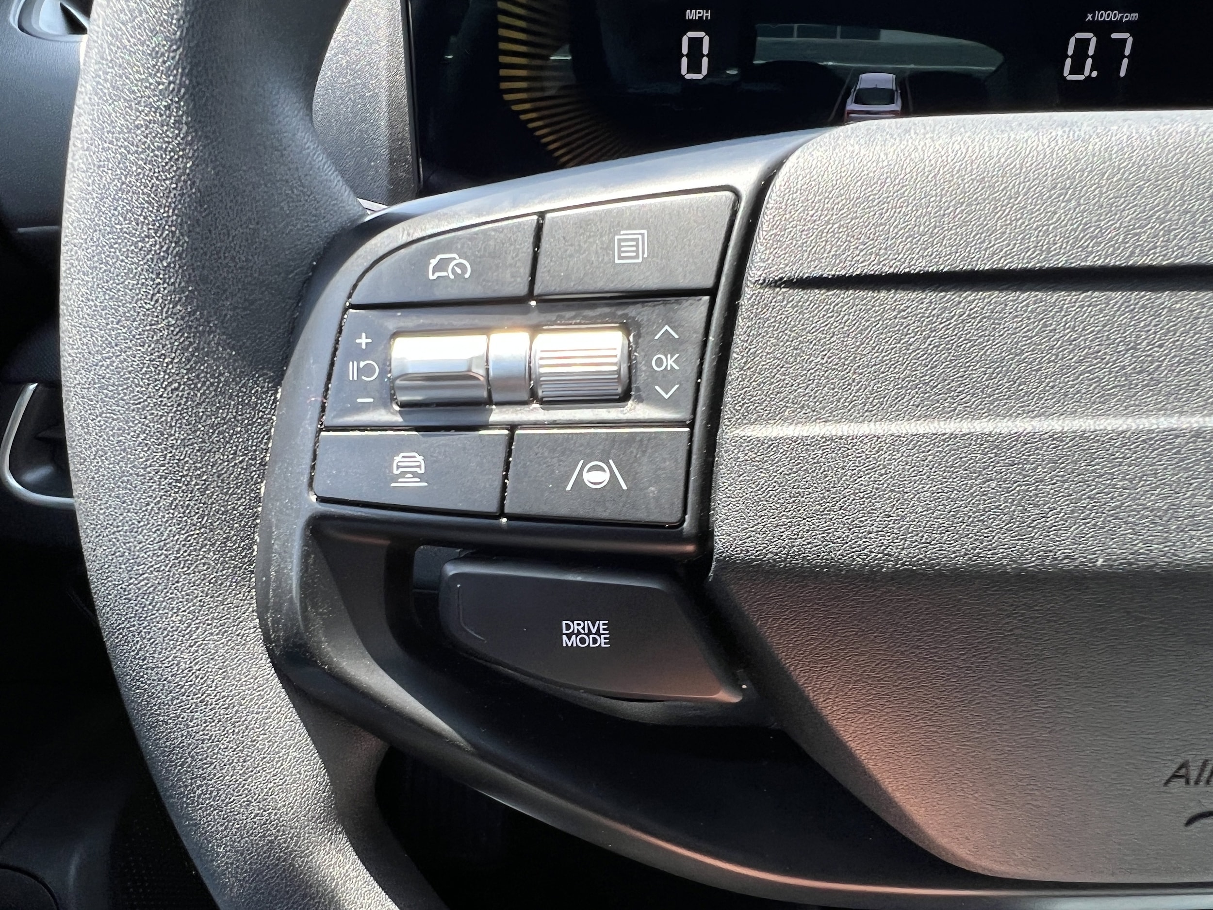 2025 Kia K4 LXS - Photo 26