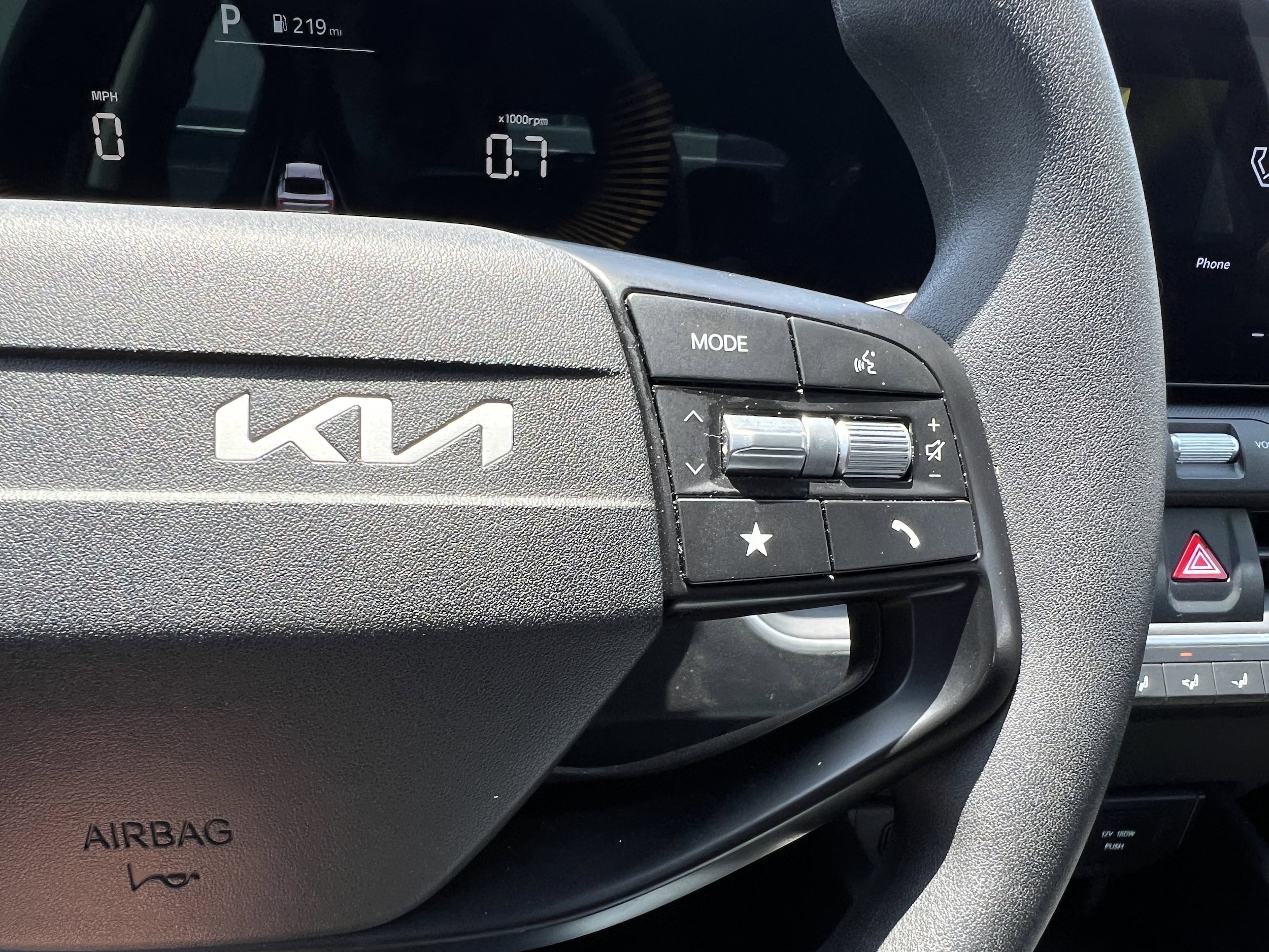 2025 Kia K4 LXS - Photo 27
