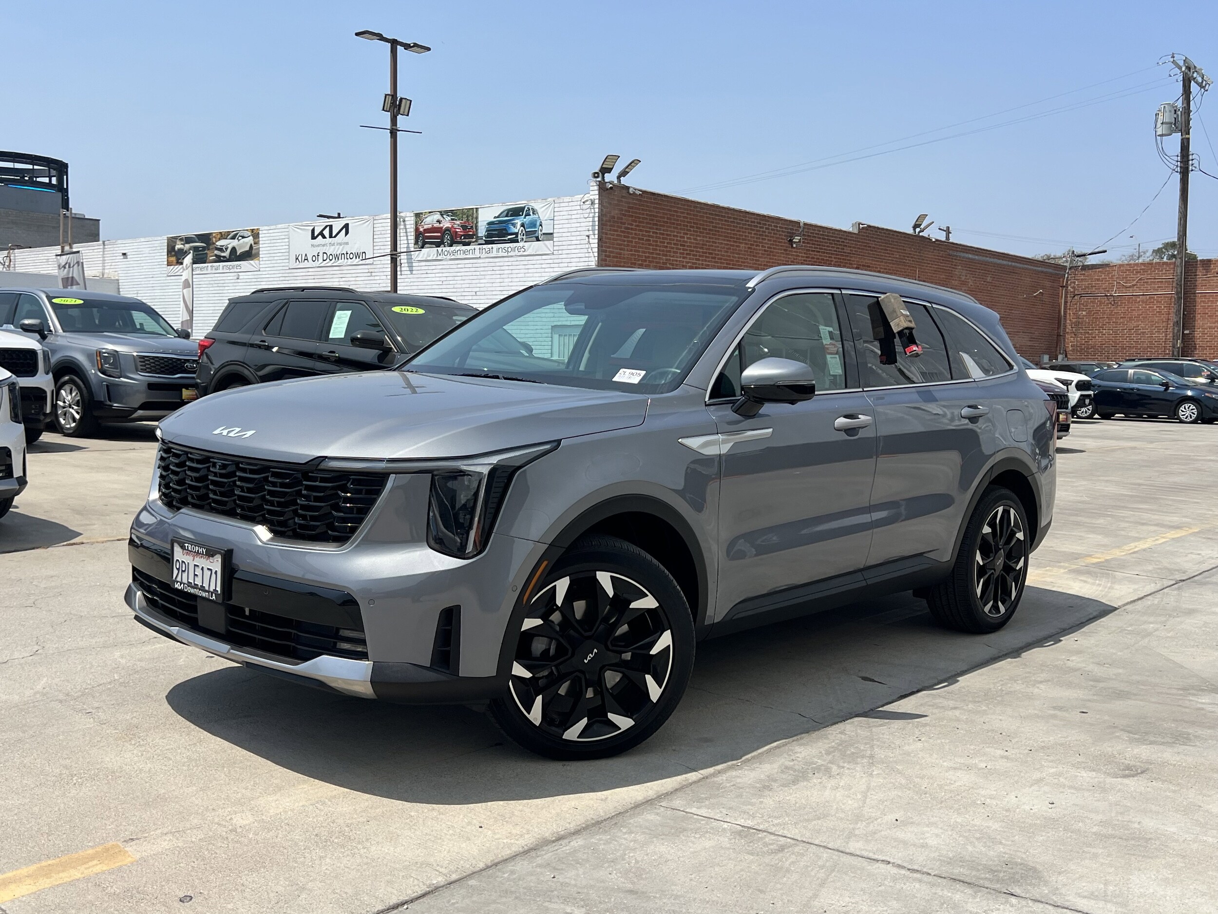 2024 Kia Sorento SX photo 2