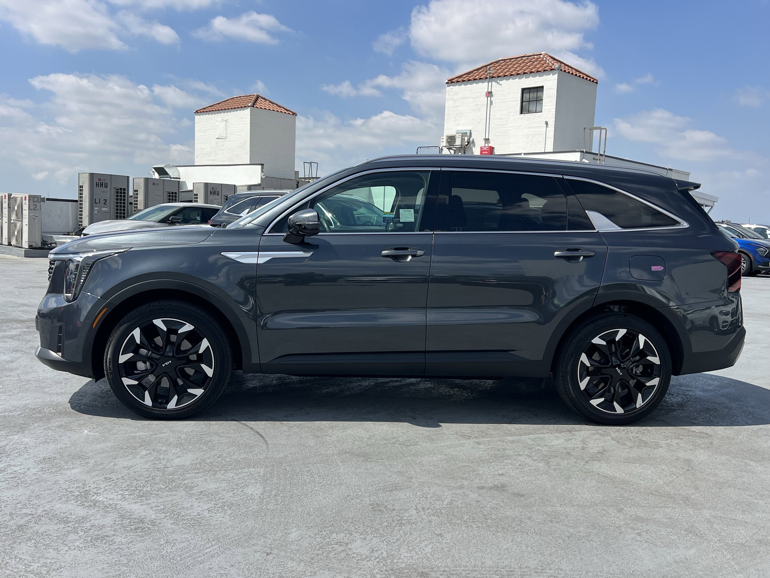 2024 Kia Sorento SX photo 2