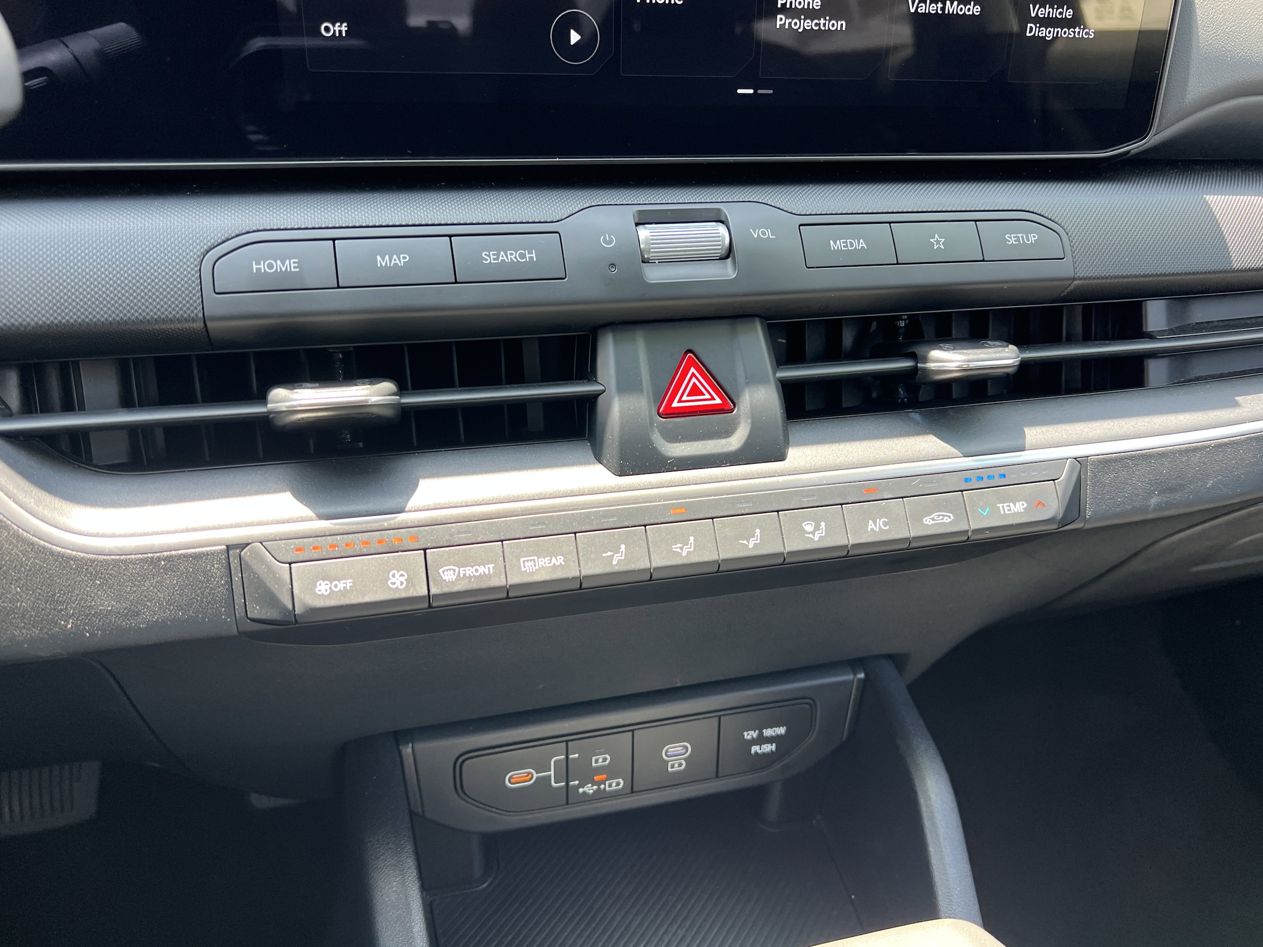 2025 Kia K4 LXS - Photo 30