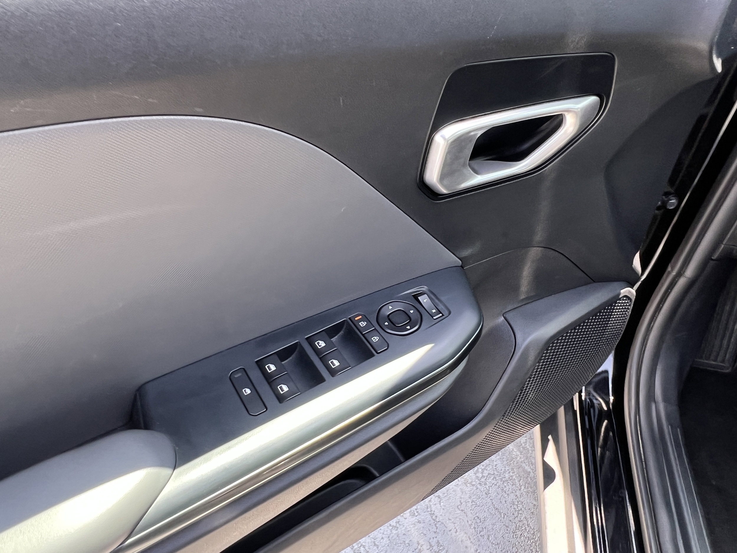 2025 Kia K4 LXS - Photo 24