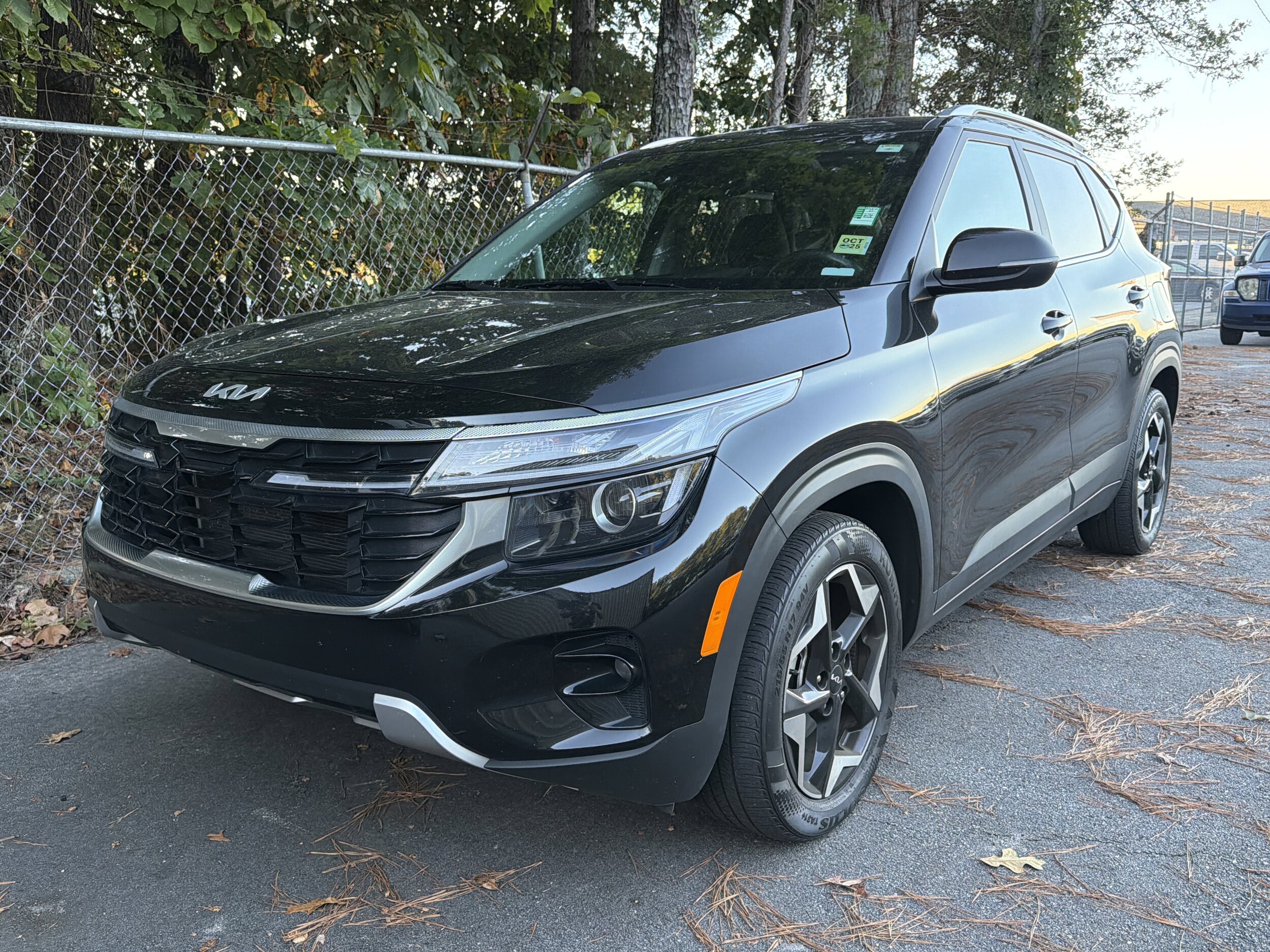 2024 Kia Seltos EX photo 2