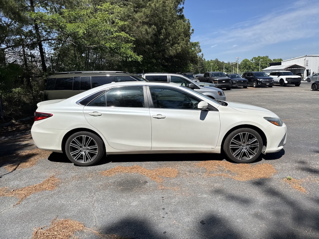 Used 2016 Toyota Camry XLE Sedan