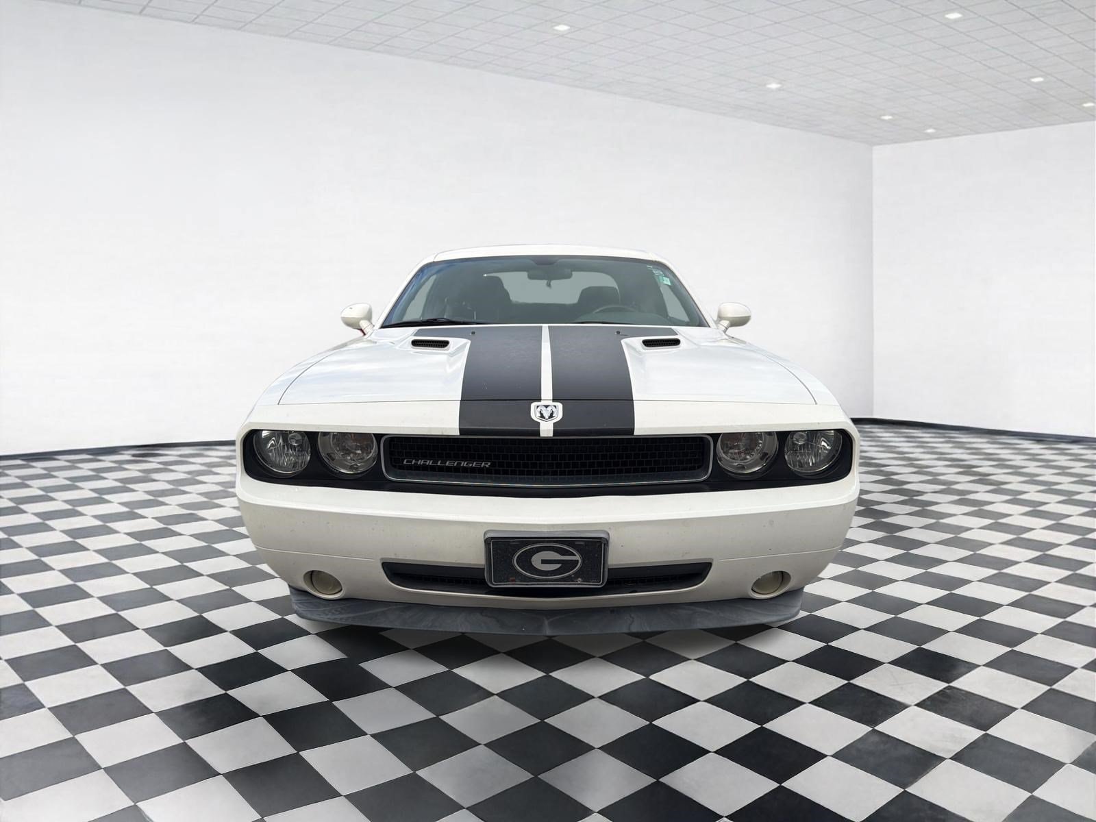 Used 2009 Dodge Challenger SE with VIN 2B3LJ44V99H522031 for sale in Buford, GA