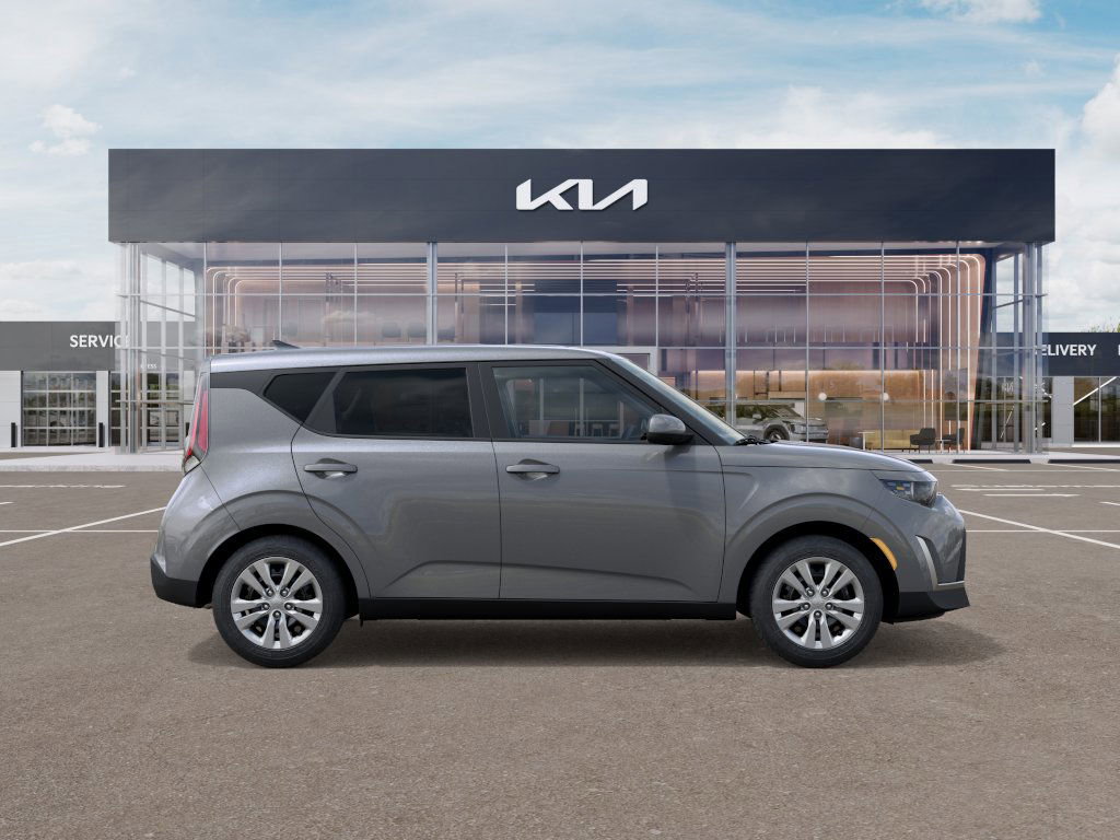2025 Kia Soul LX photo 2
