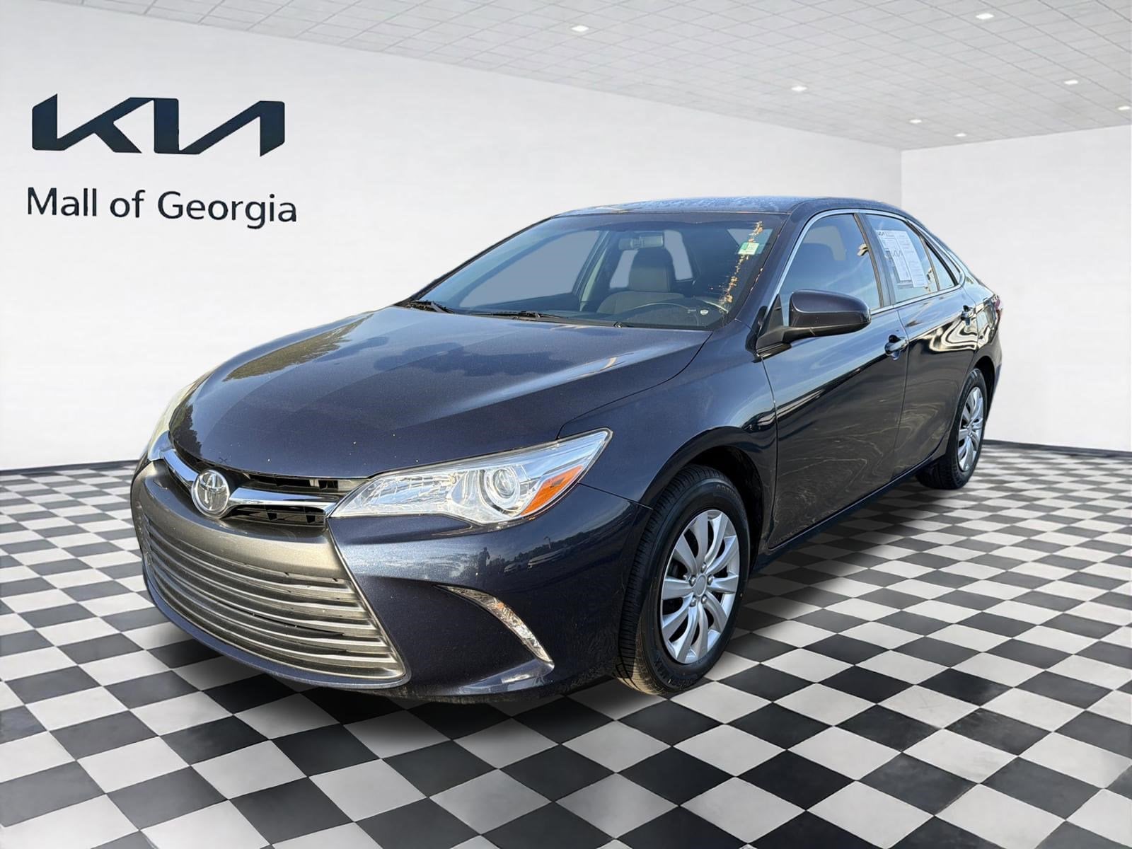 Used 2015 Toyota Camry LE with VIN 4T1BF1FK6FU979087 for sale in Buford, GA