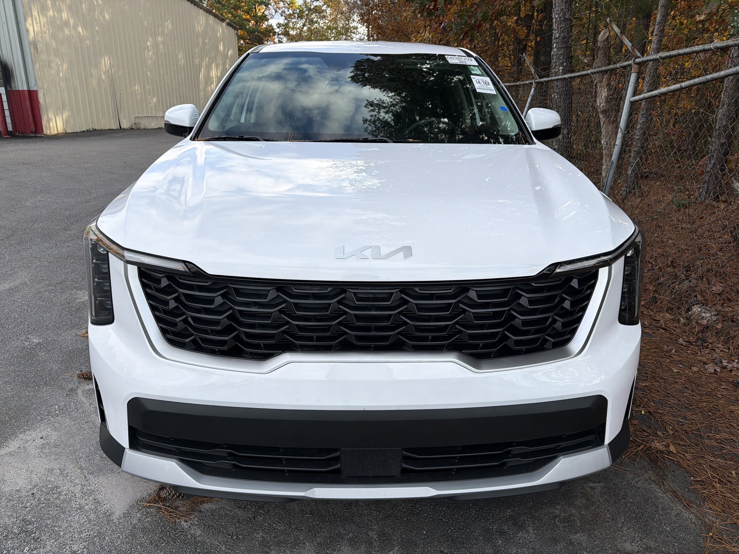 2025 Kia Sorento LX photo 2