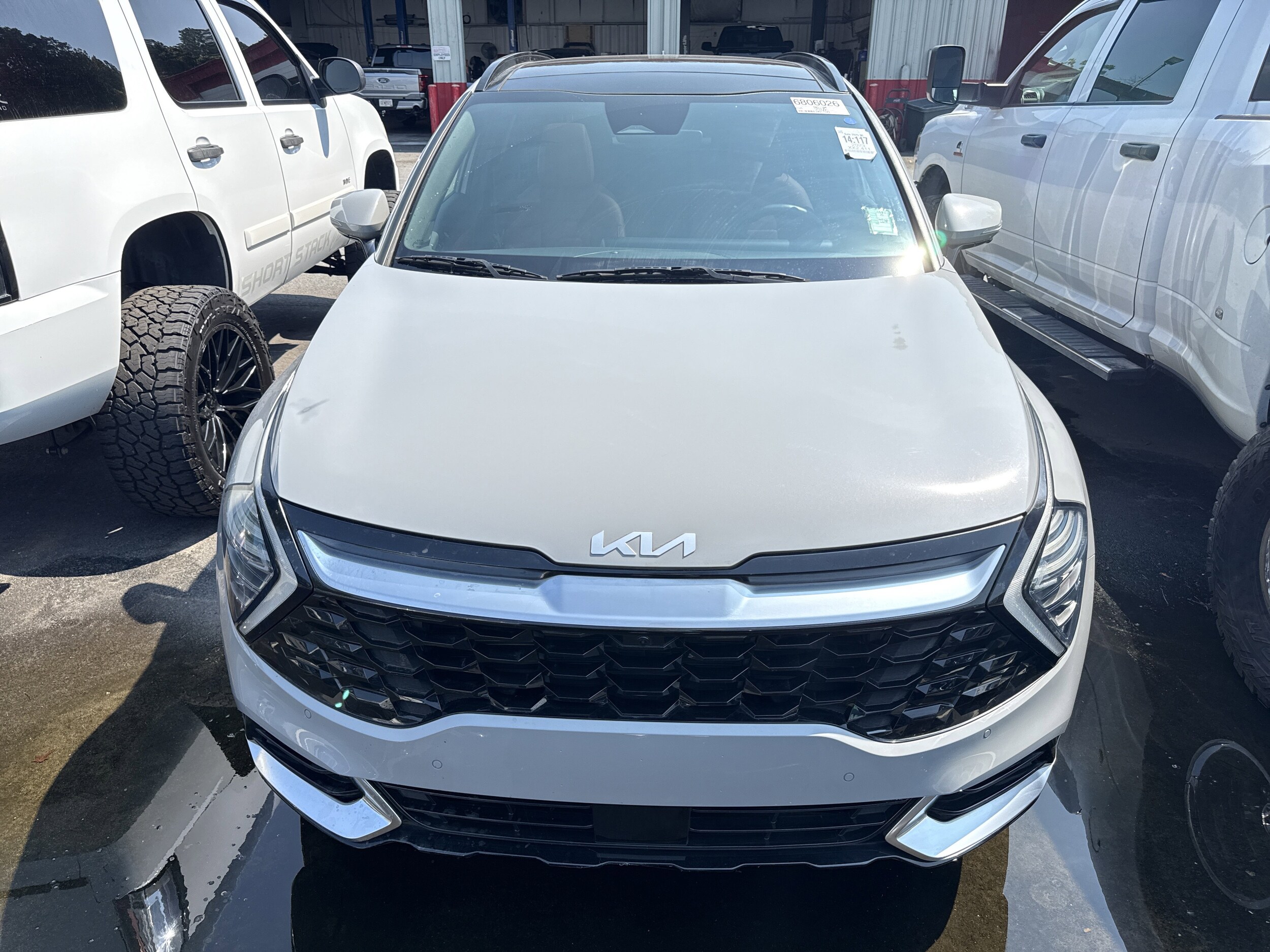 2023 Kia Sportage photo 2