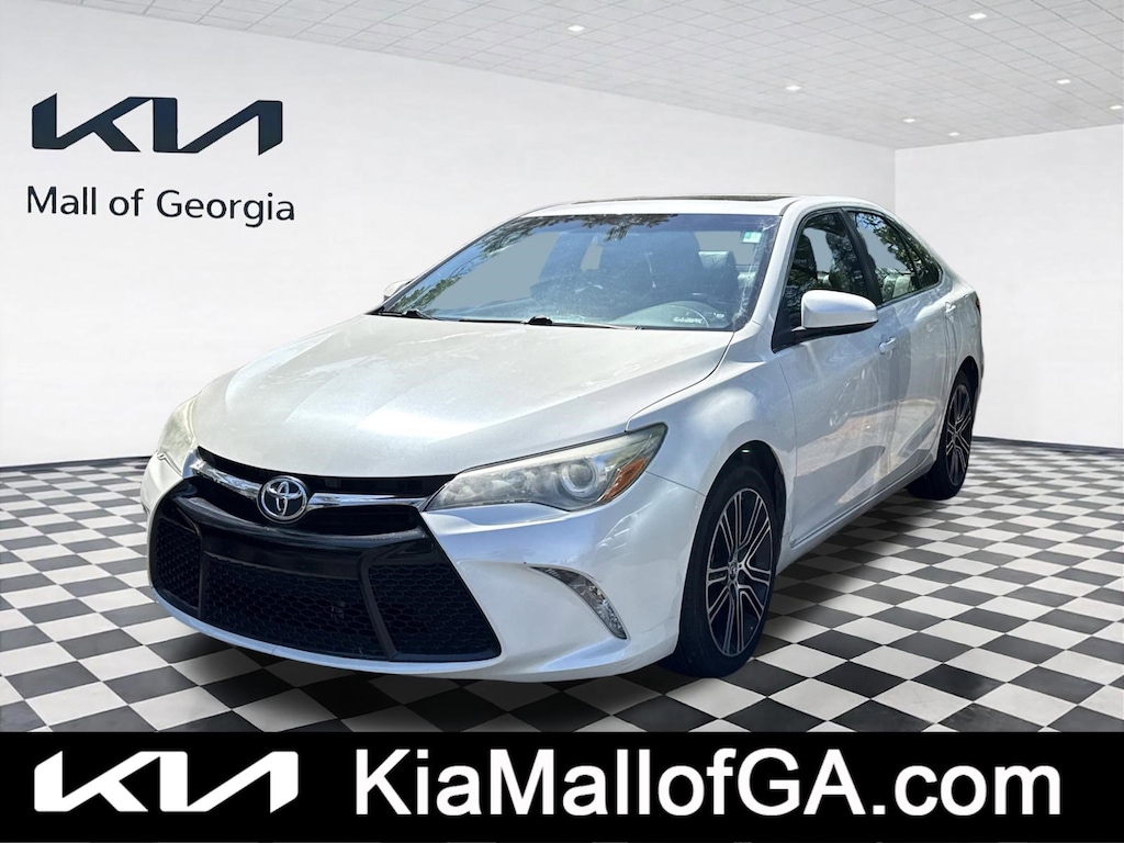 Used 2016 Toyota Camry XLE Sedan