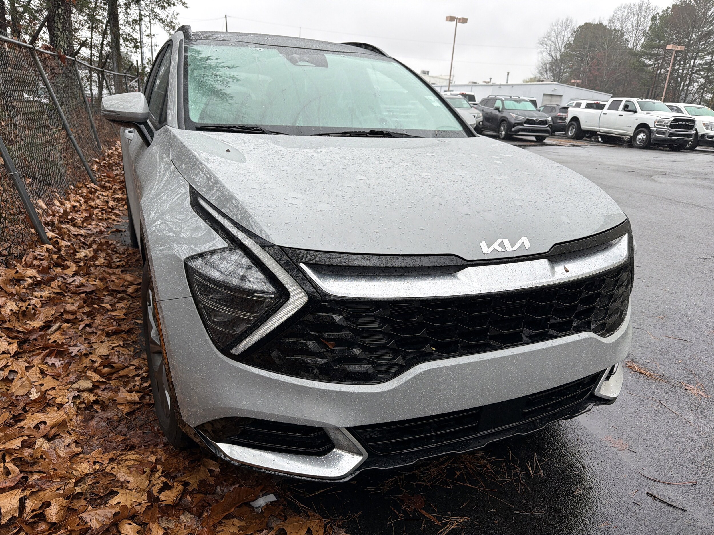 2024 Kia Sportage SX photo 2