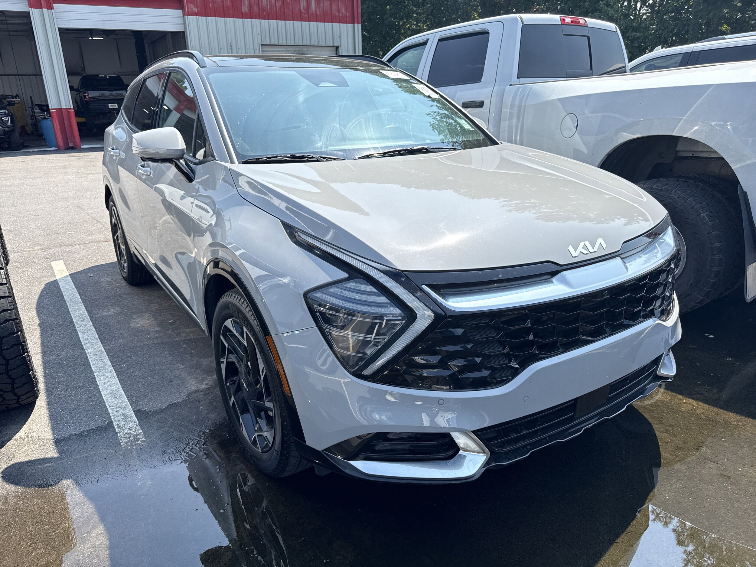 2023 Kia Sportage photo 3