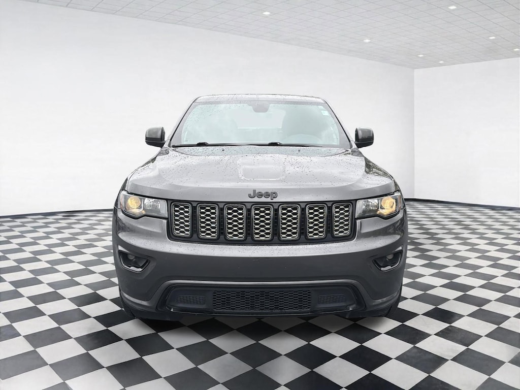 Used 2018 Jeep Grand Cherokee Laredo 4x4 SUV