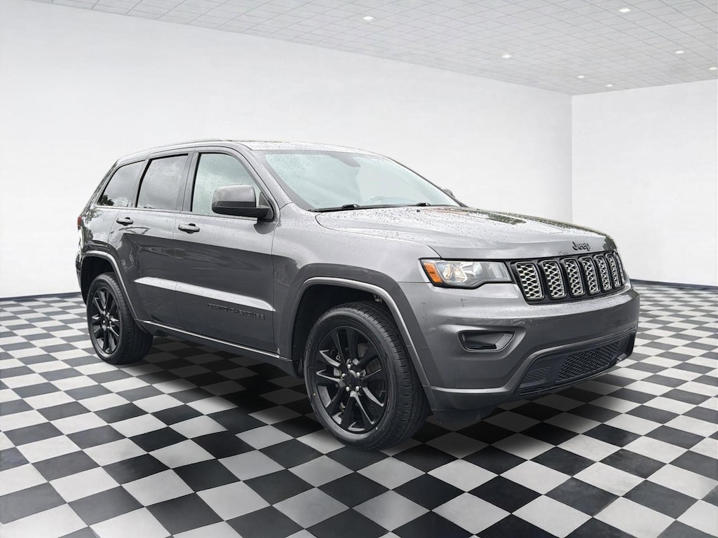 Used 2018 Jeep Grand Cherokee Laredo 4x4 SUV
