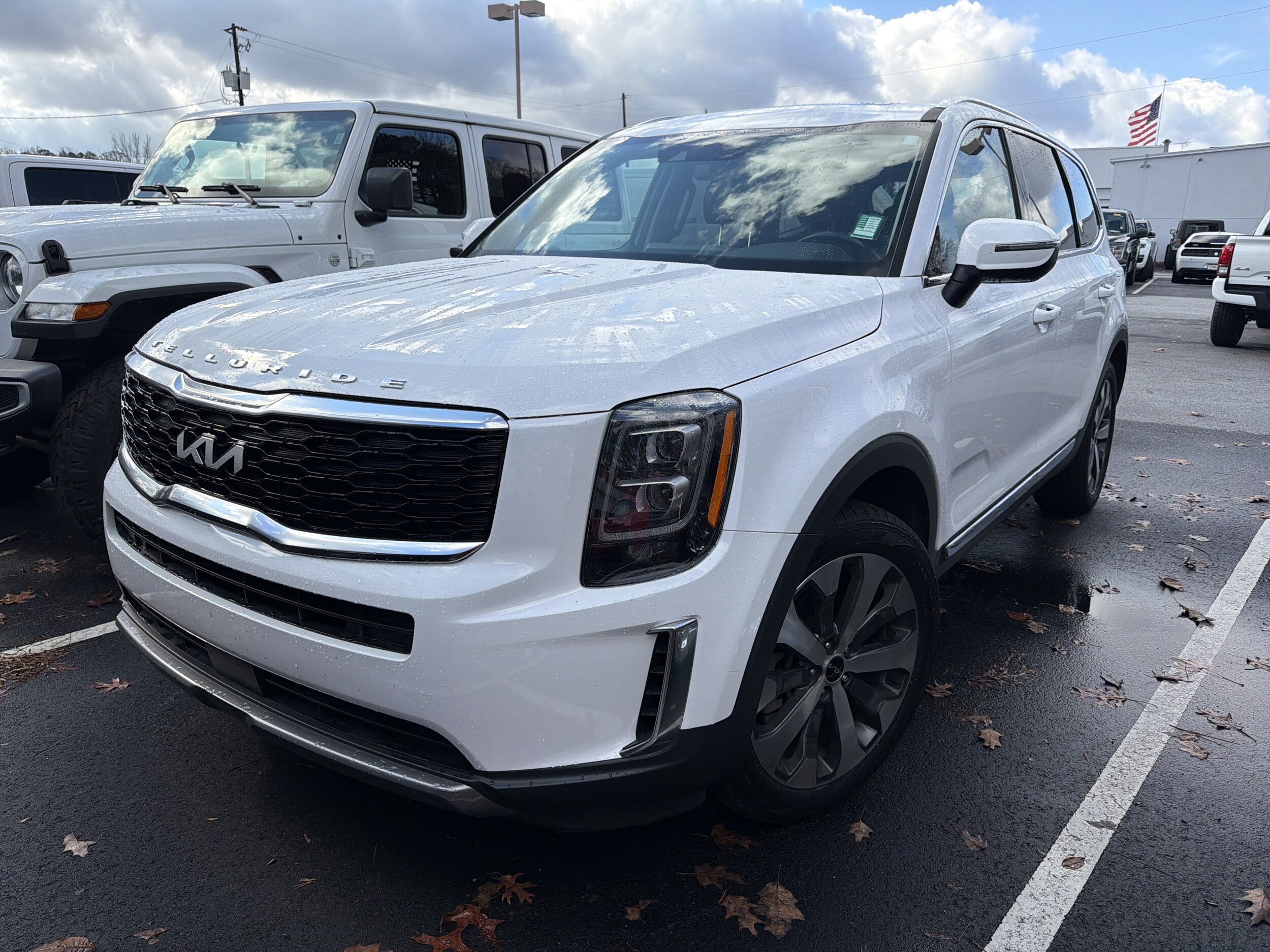2022 Kia Telluride EX photo 2