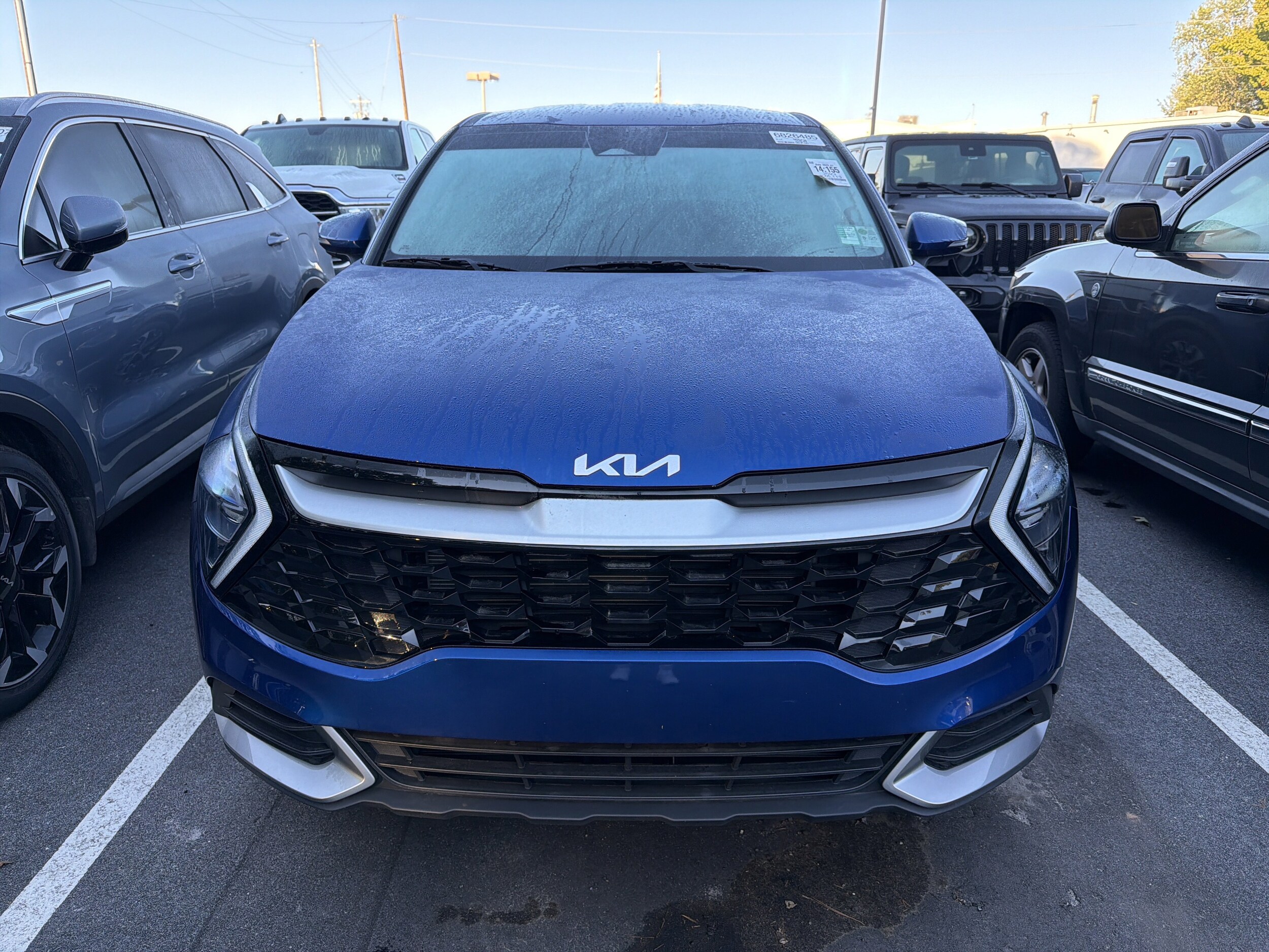 2023 Kia Sportage EX photo 2