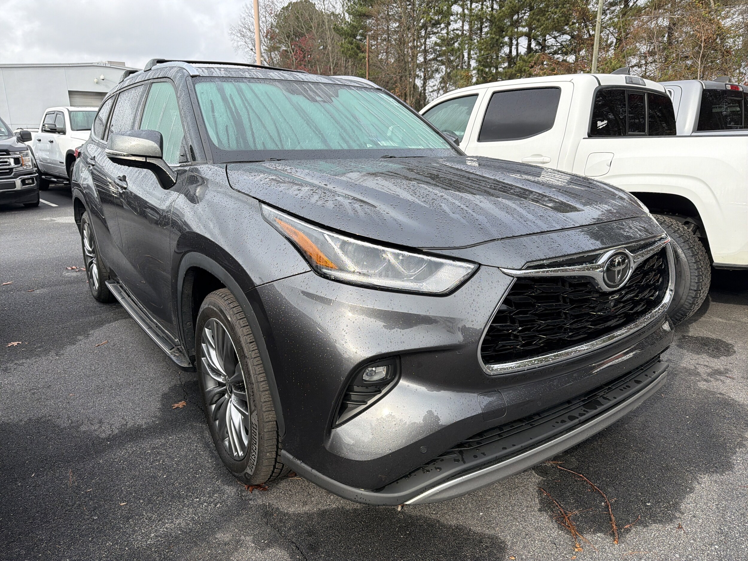 2020 Toyota Highlander Platinum photo 3