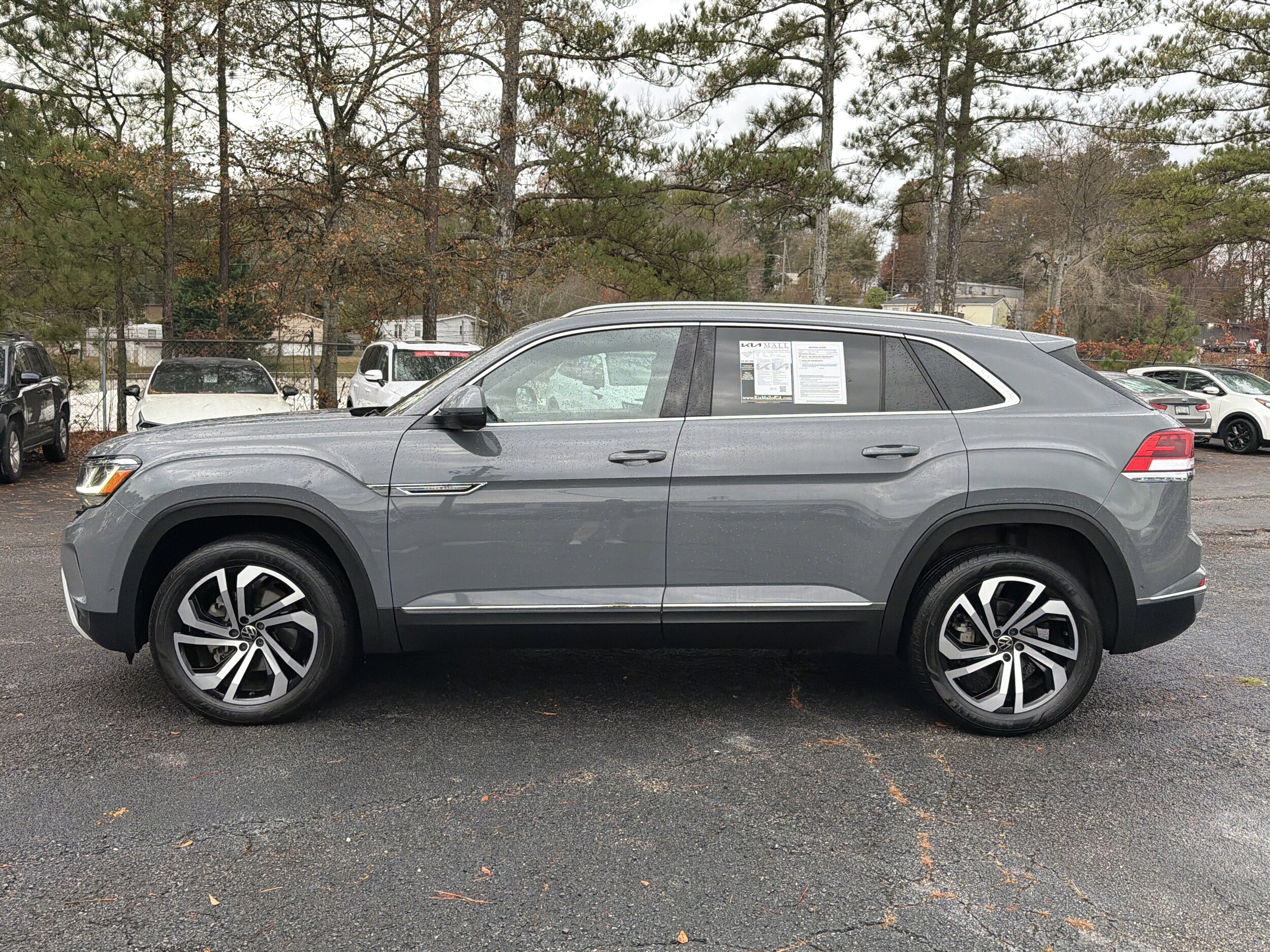 2020 Volkswagen Atlas Cross Sport V6 SEL Premium photo 2