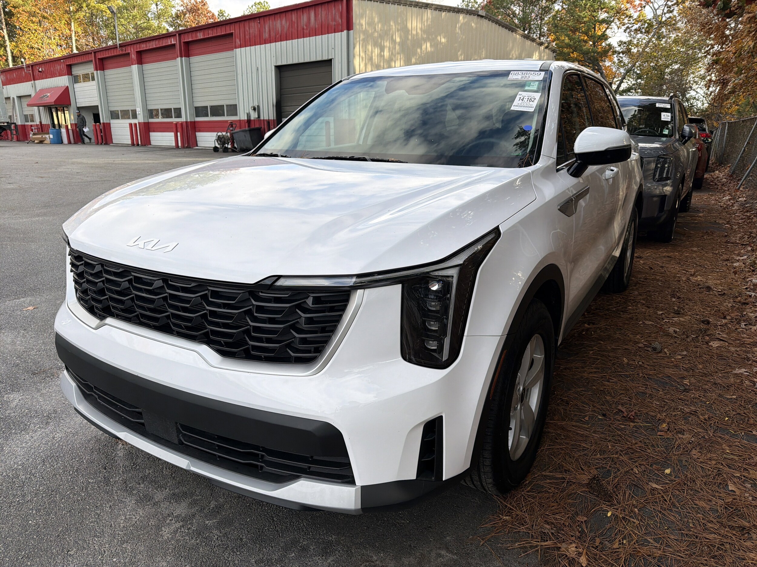 2025 Kia Sorento LX photo 3