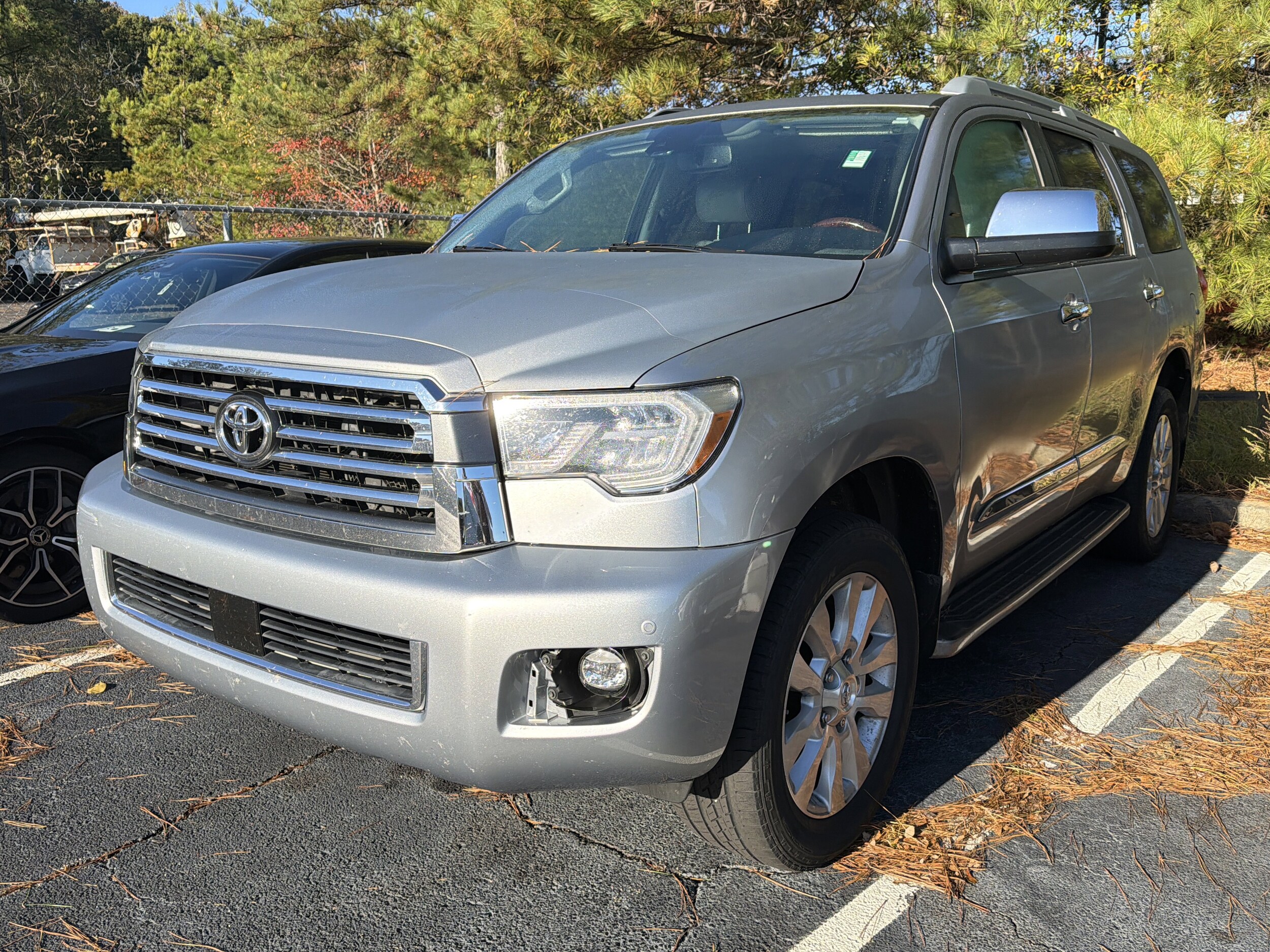 2018 Toyota Sequoia Platinum photo 2