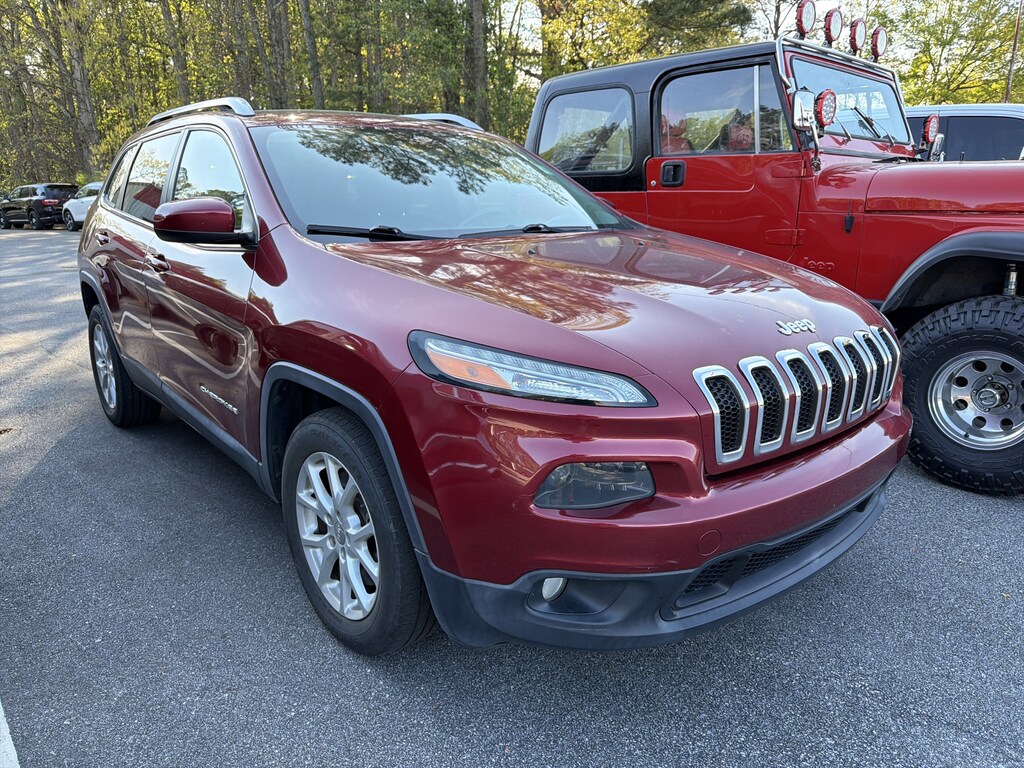 Used 2014 Jeep Cherokee Latitude FWD SUV